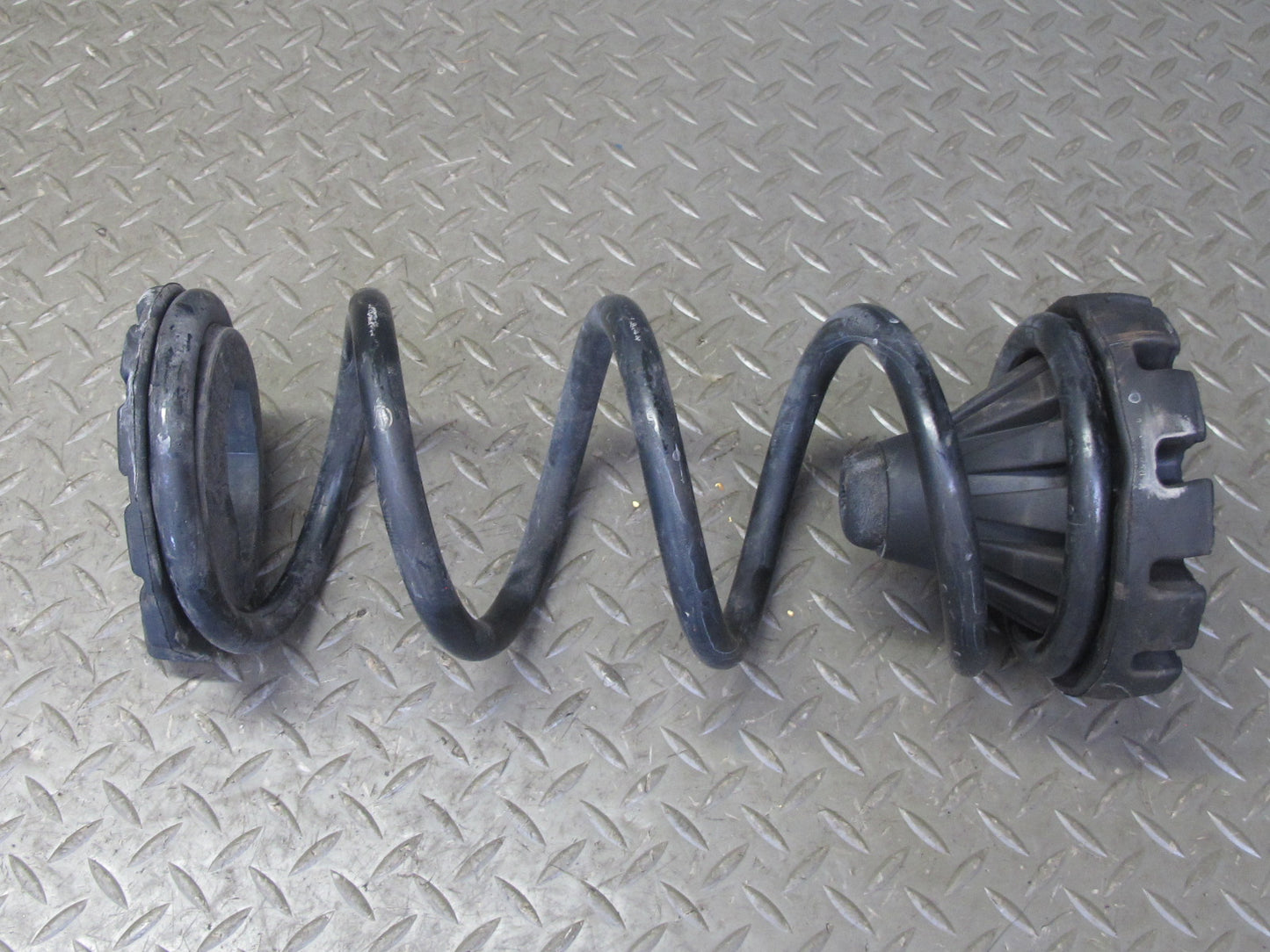 04-09 Nissan 350Z Z33 Convertible Set of 2 Rear Coil Spring w Insulators 51K OEM