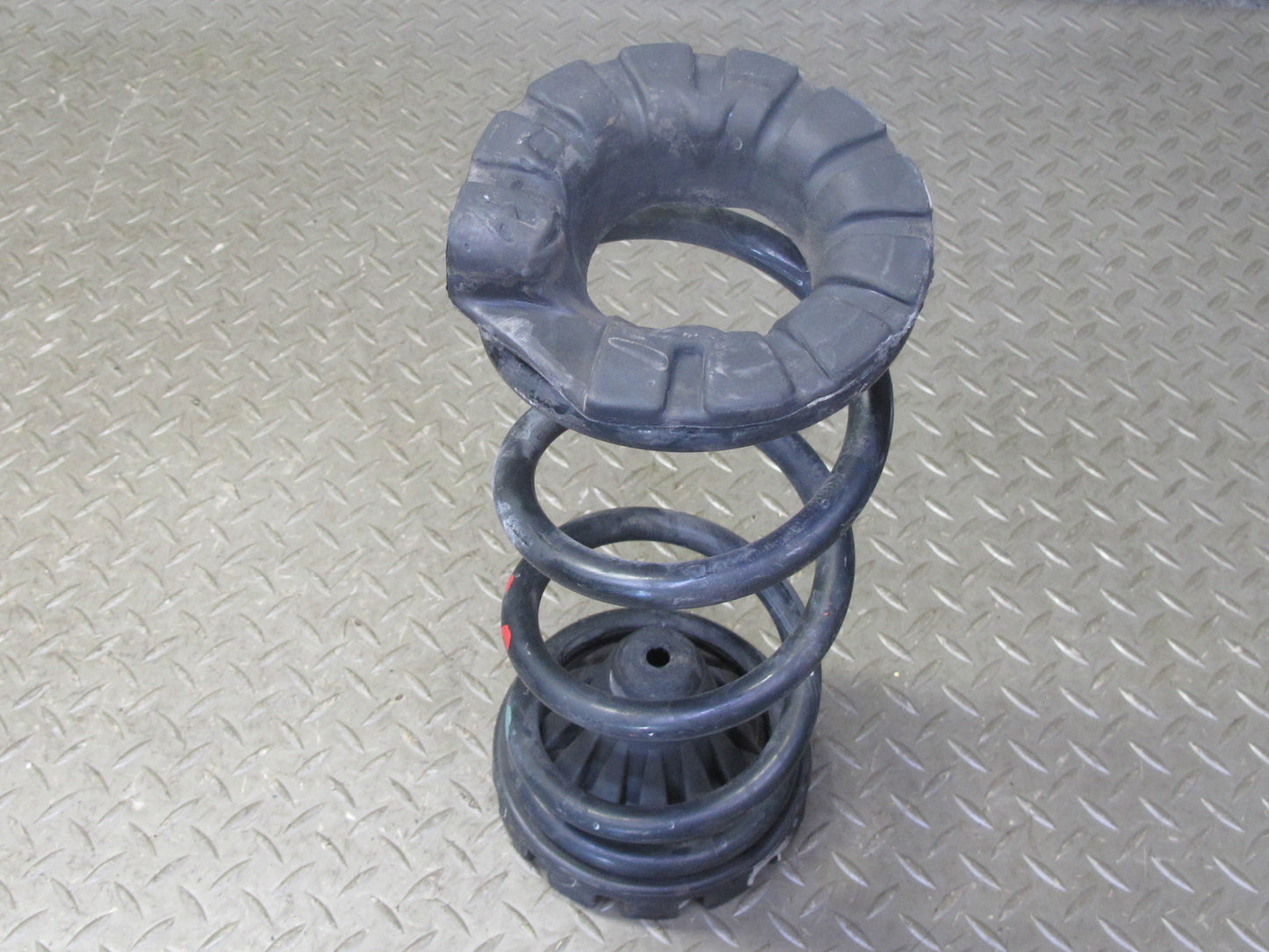 04-09 Nissan 350Z Z33 Convertible Set of 2 Rear Coil Spring w Insulators 51K OEM