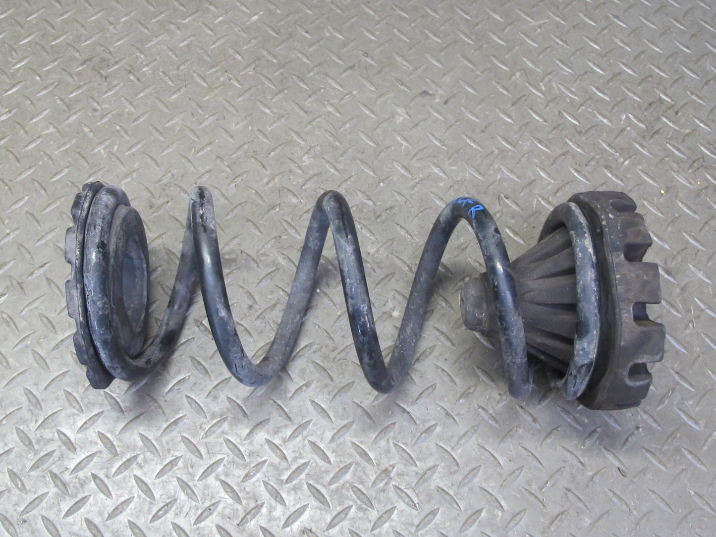 04-09 Nissan 350Z Z33 Convertible Set of 2 Rear Coil Spring w Insulators 51K OEM