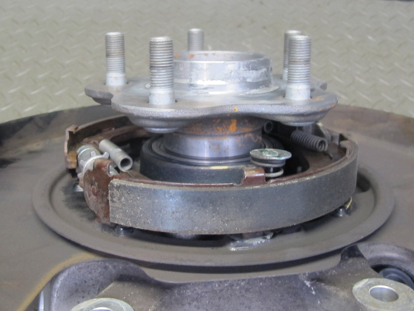 03-09 Nissan 350Z Z33 Rear Left Spindle Knuckle Wheel Hub Bearing 51K Miles OEM