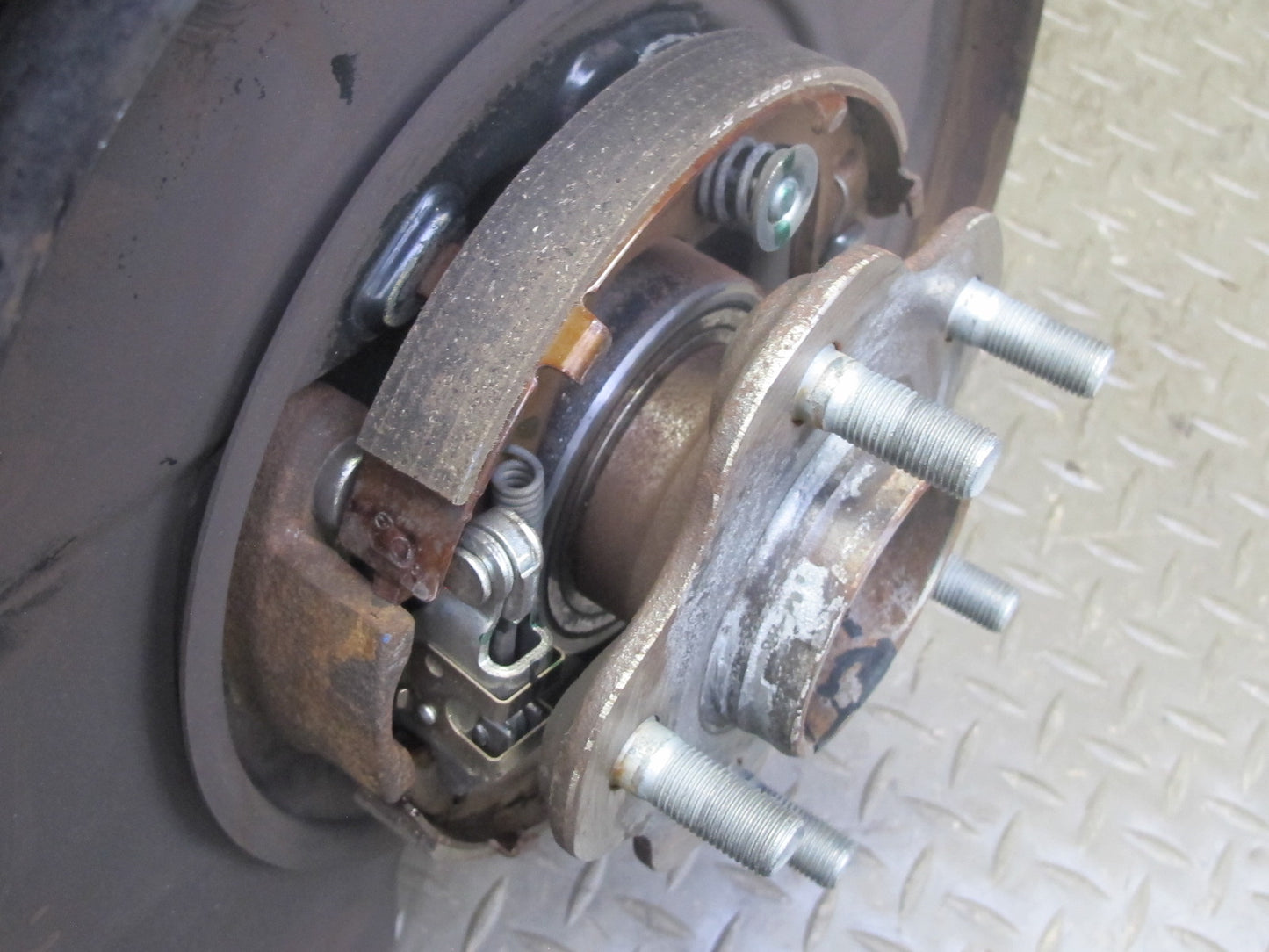 03-09 Nissan 350Z Z33 Rear Right Spindle Knuckle Wheel Hub Bearing 51K Miles OEM