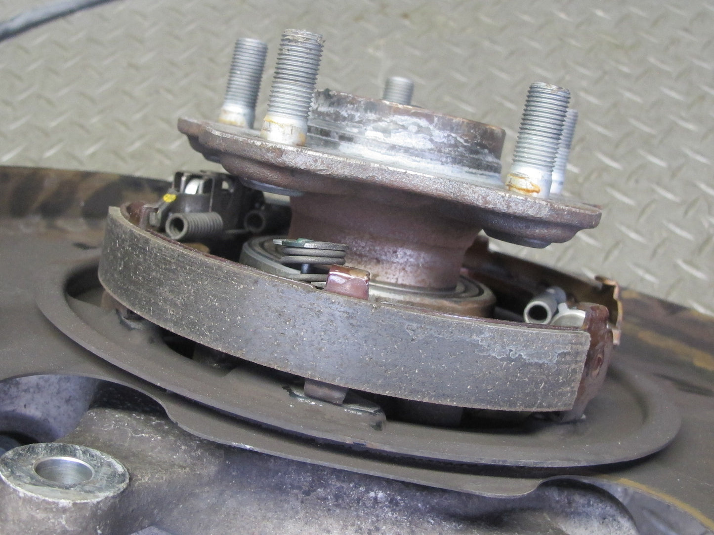 03-09 Nissan 350Z Z33 Rear Right Spindle Knuckle Wheel Hub Bearing 51K Miles OEM
