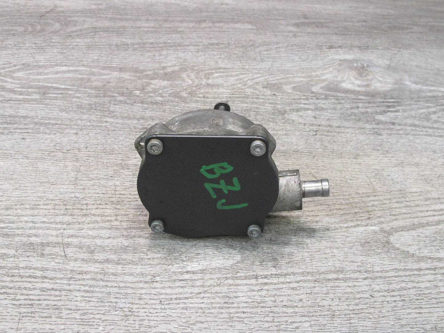 06-08 BMW E86 E85 Z4 N52 3.0L Engine Brake Vacuum Pump OEM