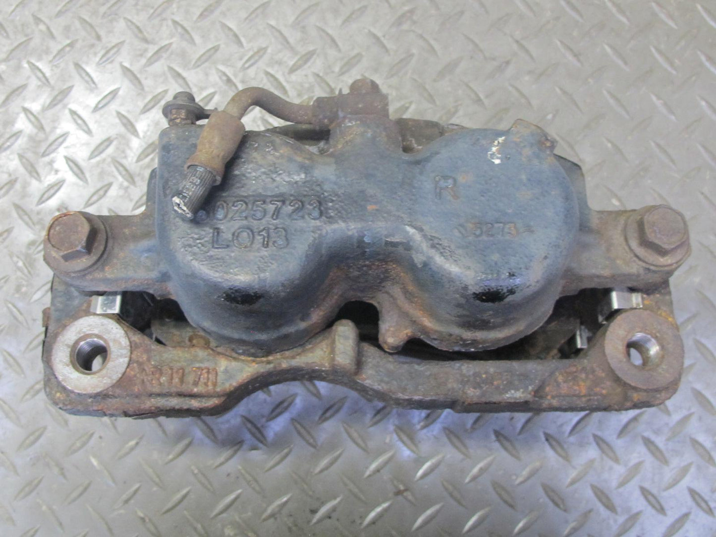 2003-2009 Hummer H2 AWD Front Left & Right Brake Caliper Set of 2