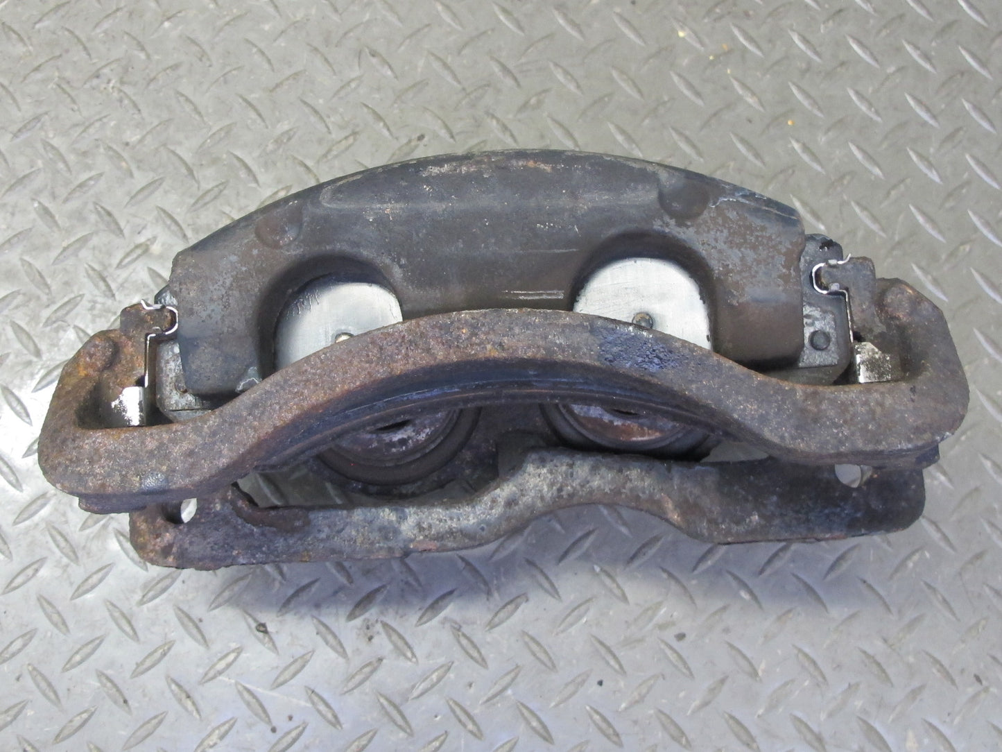2003-2009 Hummer H2 AWD Front Left & Right Brake Caliper Set of 2