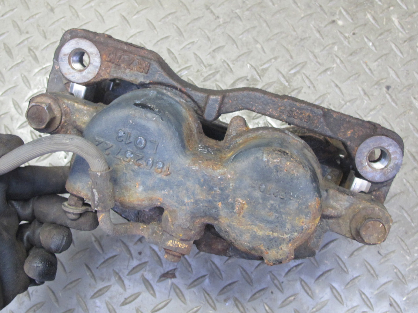 2003-2009 Hummer H2 AWD Front Left & Right Brake Caliper Set of 2