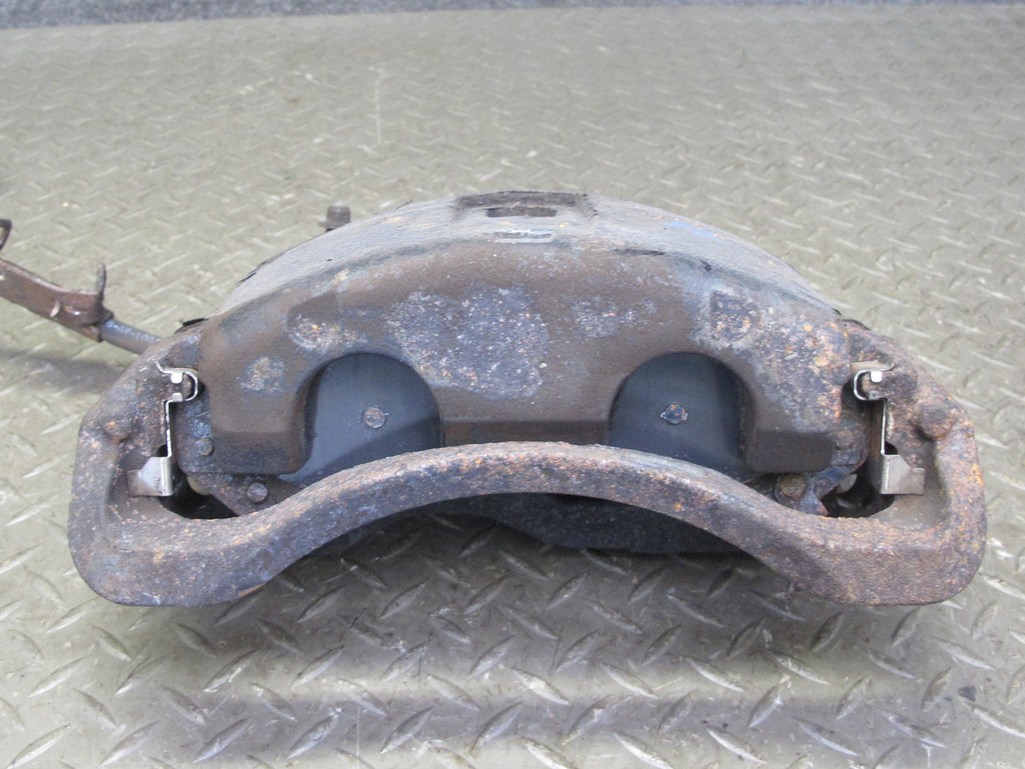 2003-2009 Hummer H2 AWD Front Left & Right Brake Caliper Set of 2