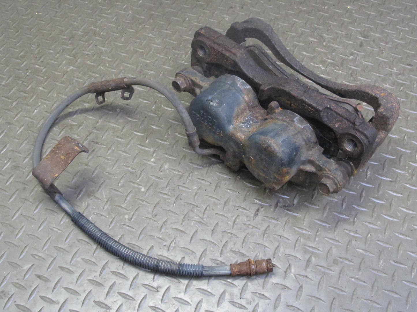 2003-2009 Hummer H2 AWD Front Left & Right Brake Caliper Set of 2