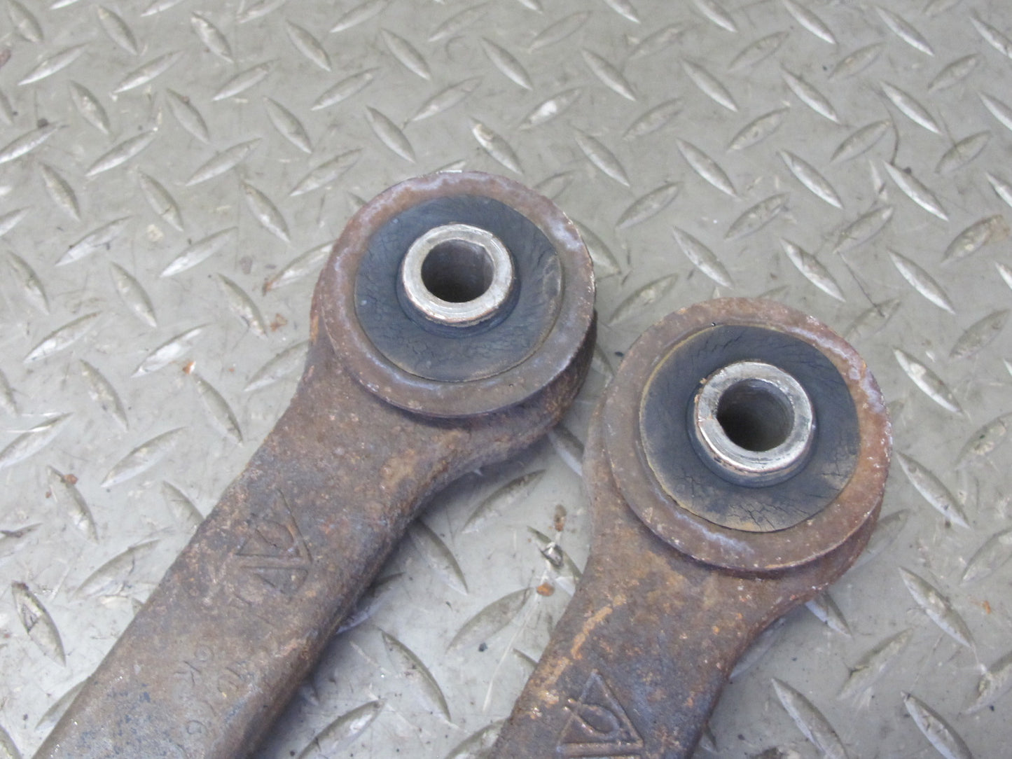 2003-2009 Hummer H2 Rear Left & Right Upper & Lower Control Arm Set of 4