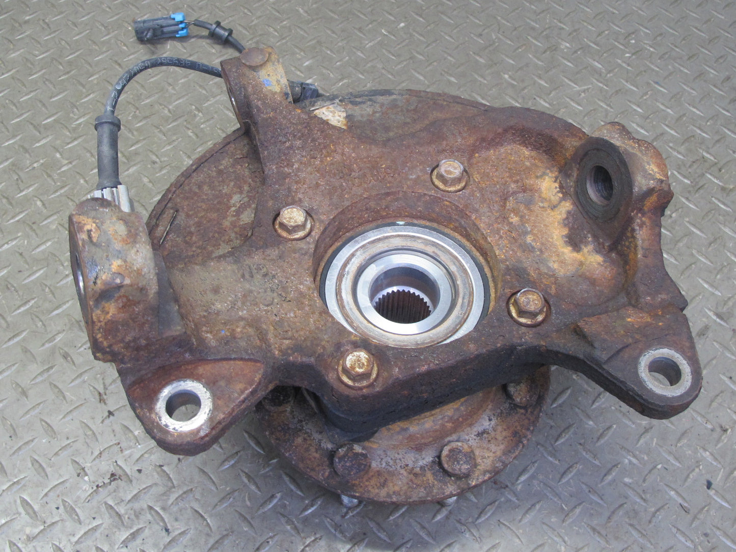 2003-2007 Hummer H2 Front Left Spindle Knuckle Wheel Hub Bearing