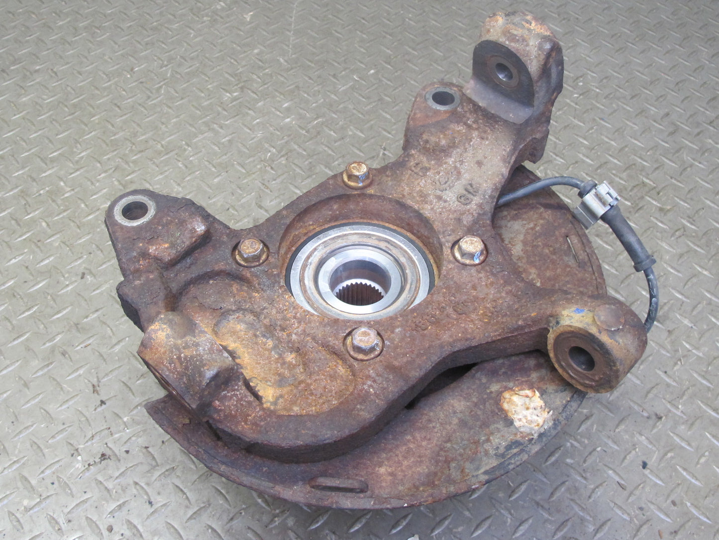 2003-2007 Hummer H2 Front Left Spindle Knuckle Wheel Hub Bearing