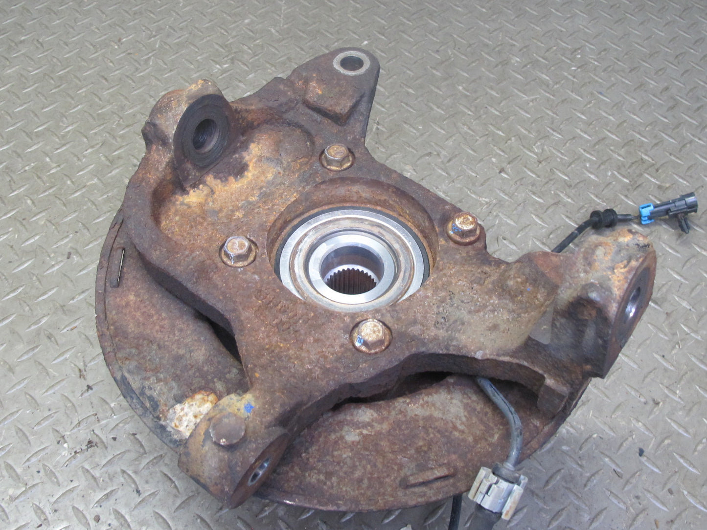 2003-2007 Hummer H2 Front Left Spindle Knuckle Wheel Hub Bearing