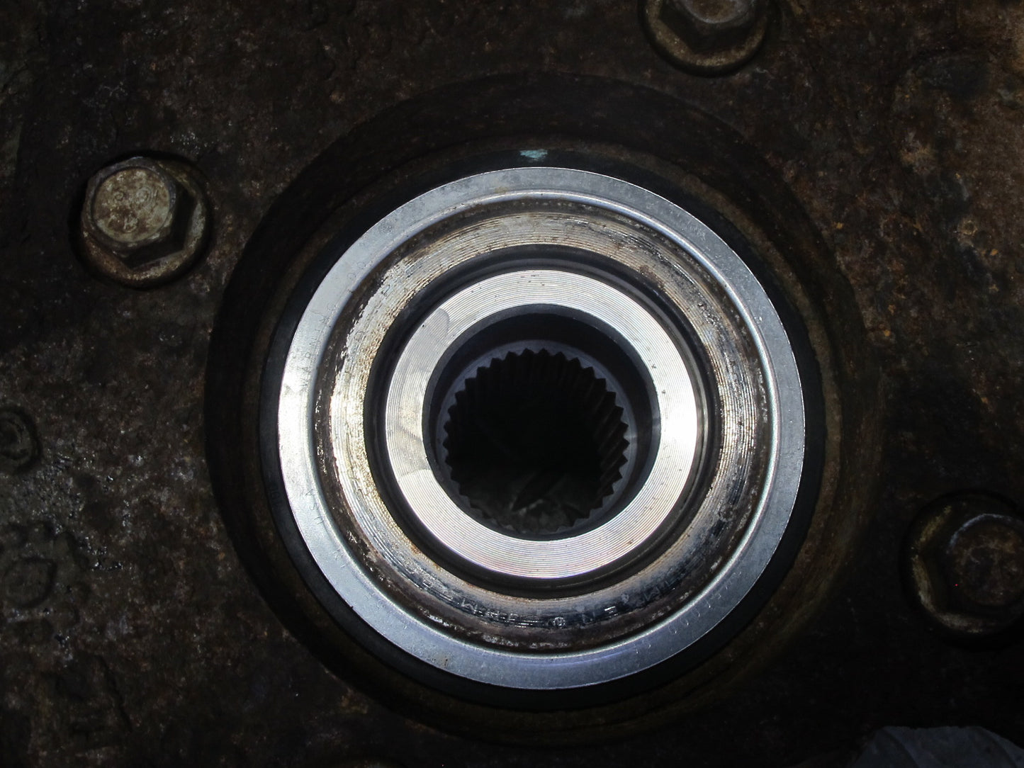2003-2007 Hummer H2 Front Left Spindle Knuckle Wheel Hub Bearing