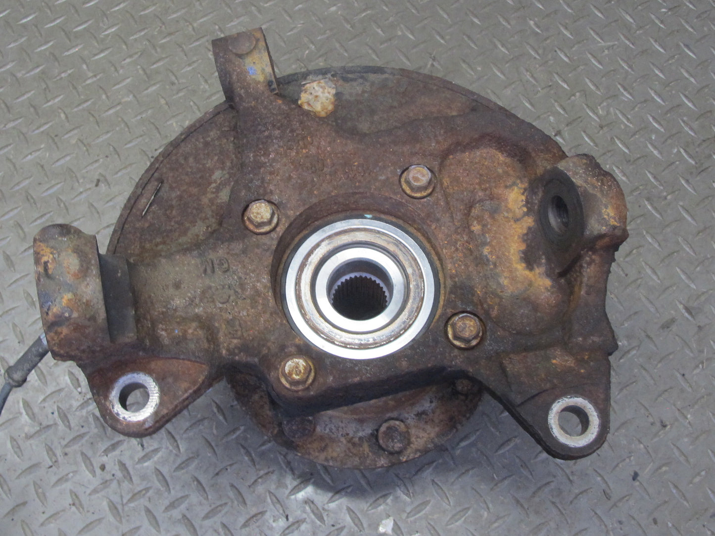 2003-2007 Hummer H2 Front Left Spindle Knuckle Wheel Hub Bearing