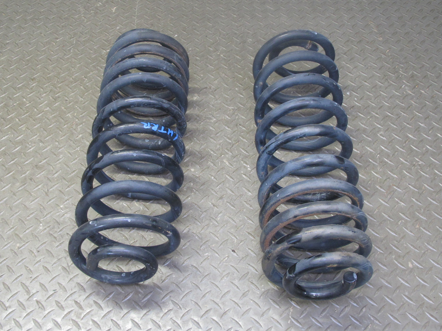 2003-2009 Hummer H2 AWD Rear Suspension Left & Right Coil Spring Set of 2