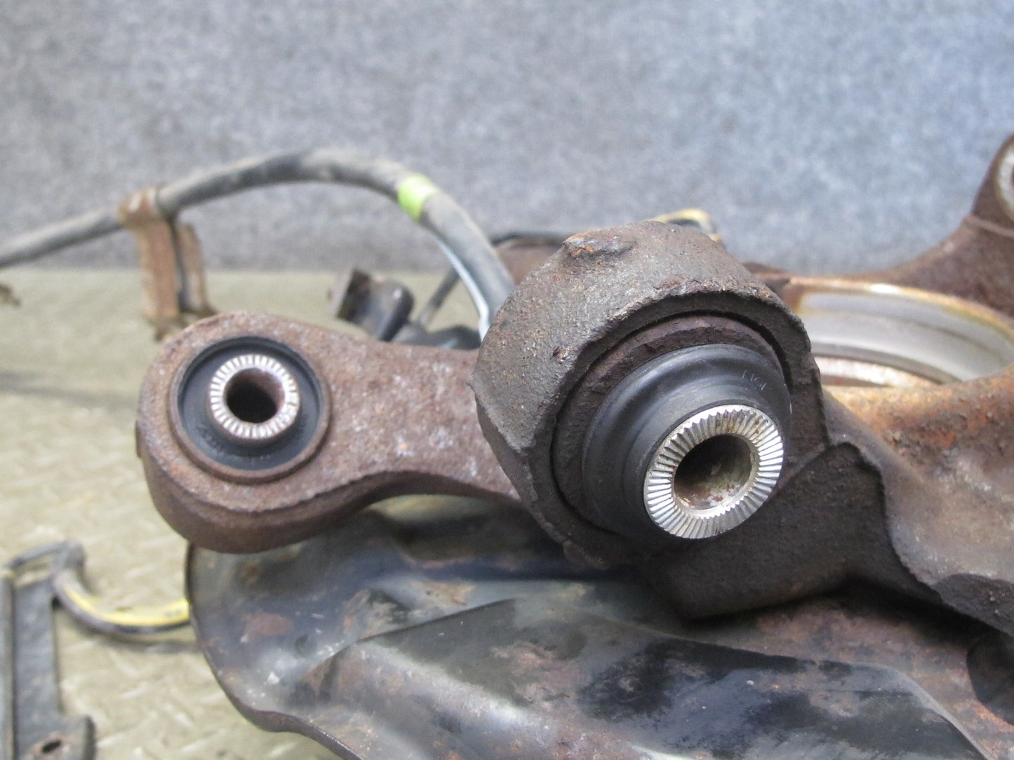 98-05 Lexus GS430 GS300 Rear Right Spindle Knuckle Wheel Hub Bearing 83K OEM