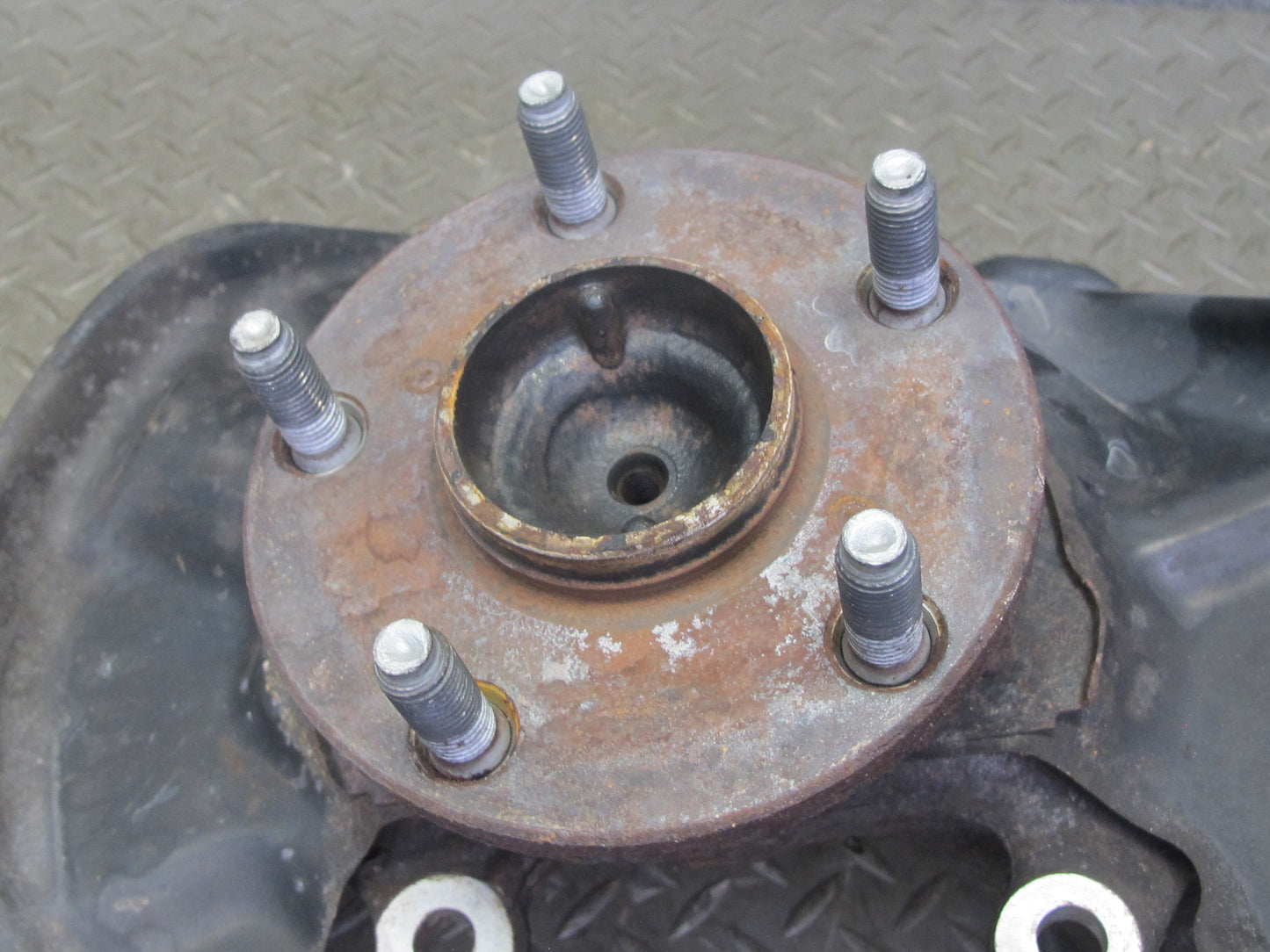 98-05 Lexus GS430 GS300 RWD Front Left Spindle Knuckle Wheel Hub Bearing 83K OEM