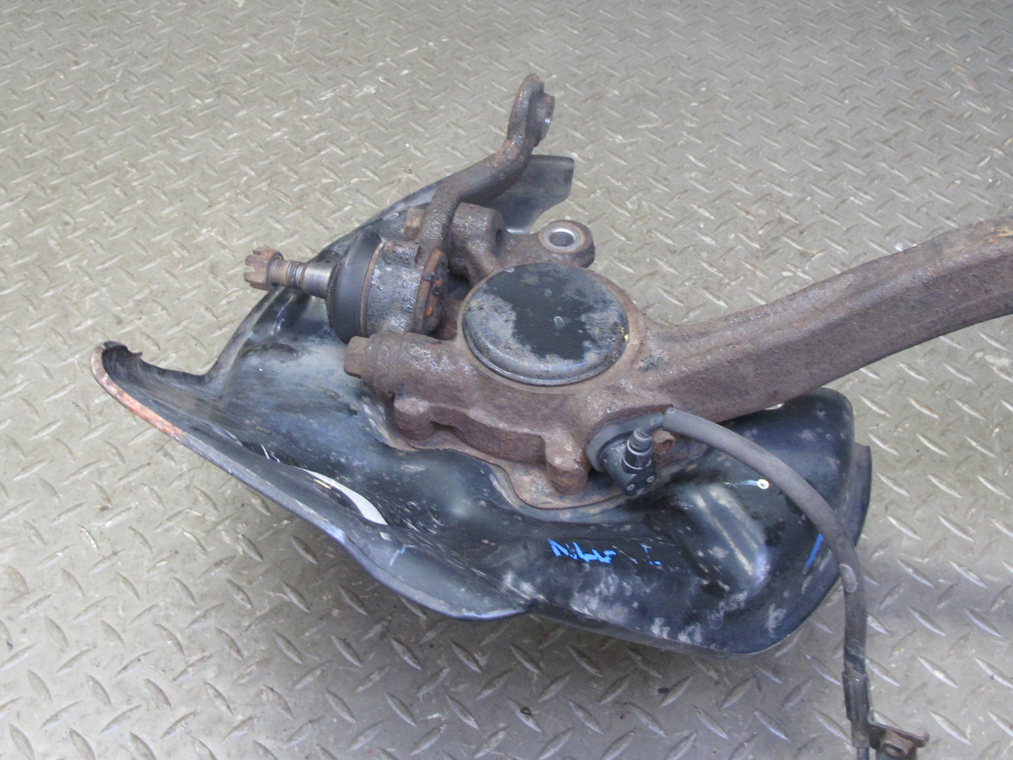 98-05 Lexus GS430 GS300 RWD Front Left Spindle Knuckle Wheel Hub Bearing 83K OEM