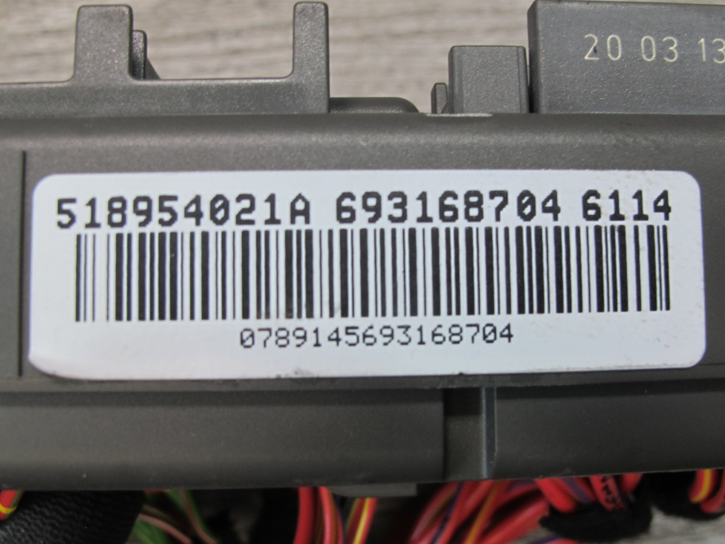 2008-2014 BMW E71 E72 X6 Rear Power Distribution Fuse Relay Box 6931687