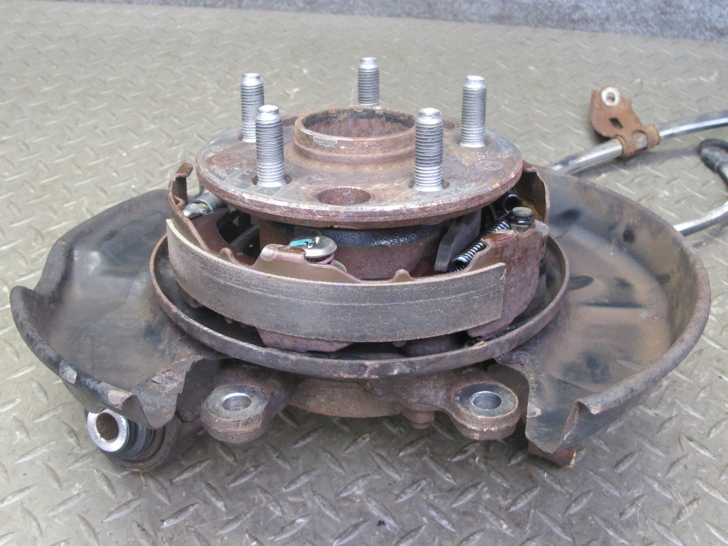 98-05 Lexus GS430 GS300 Rear Left Spindle Knuckle Wheel Hub Bearing 83K Mile OEM