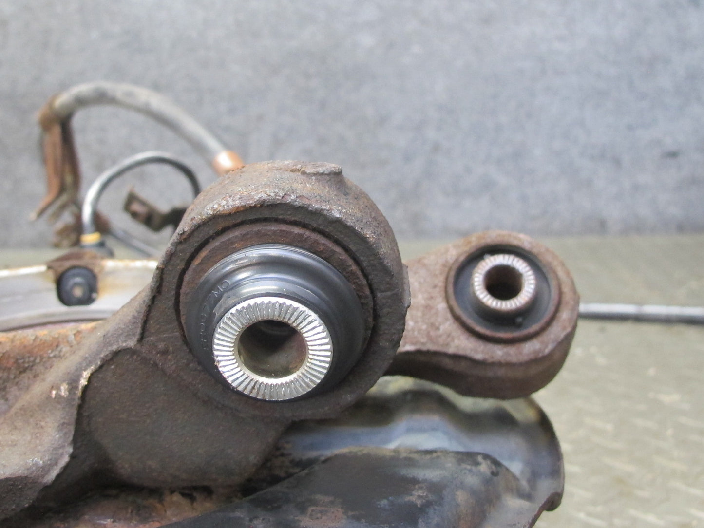 98-05 Lexus GS430 GS300 Rear Left Spindle Knuckle Wheel Hub Bearing 83K Mile OEM