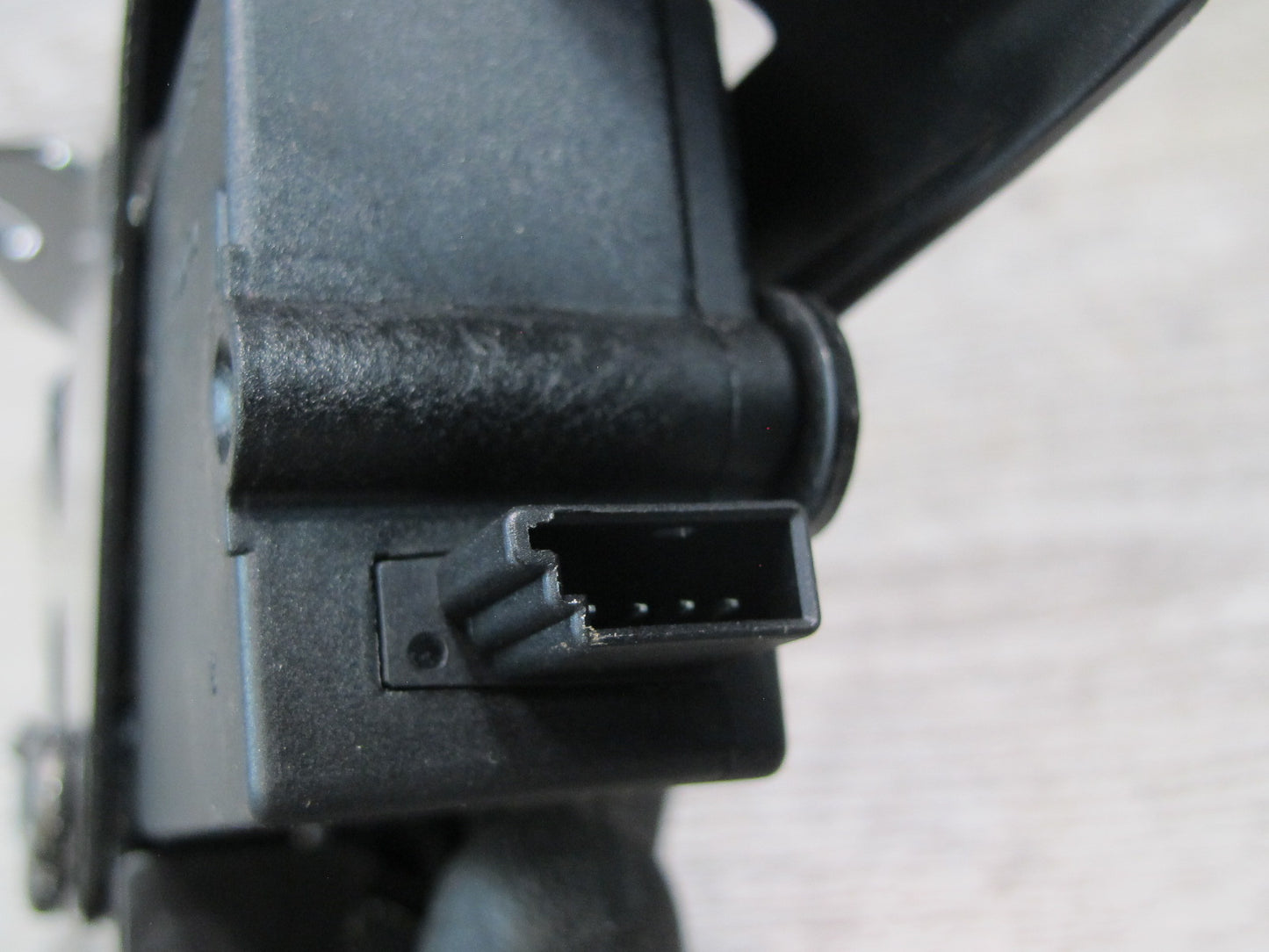2008-2014 BMW E71 E72 X6 X6M Rear Trunk Lid Lock Latch Actuator 7071594