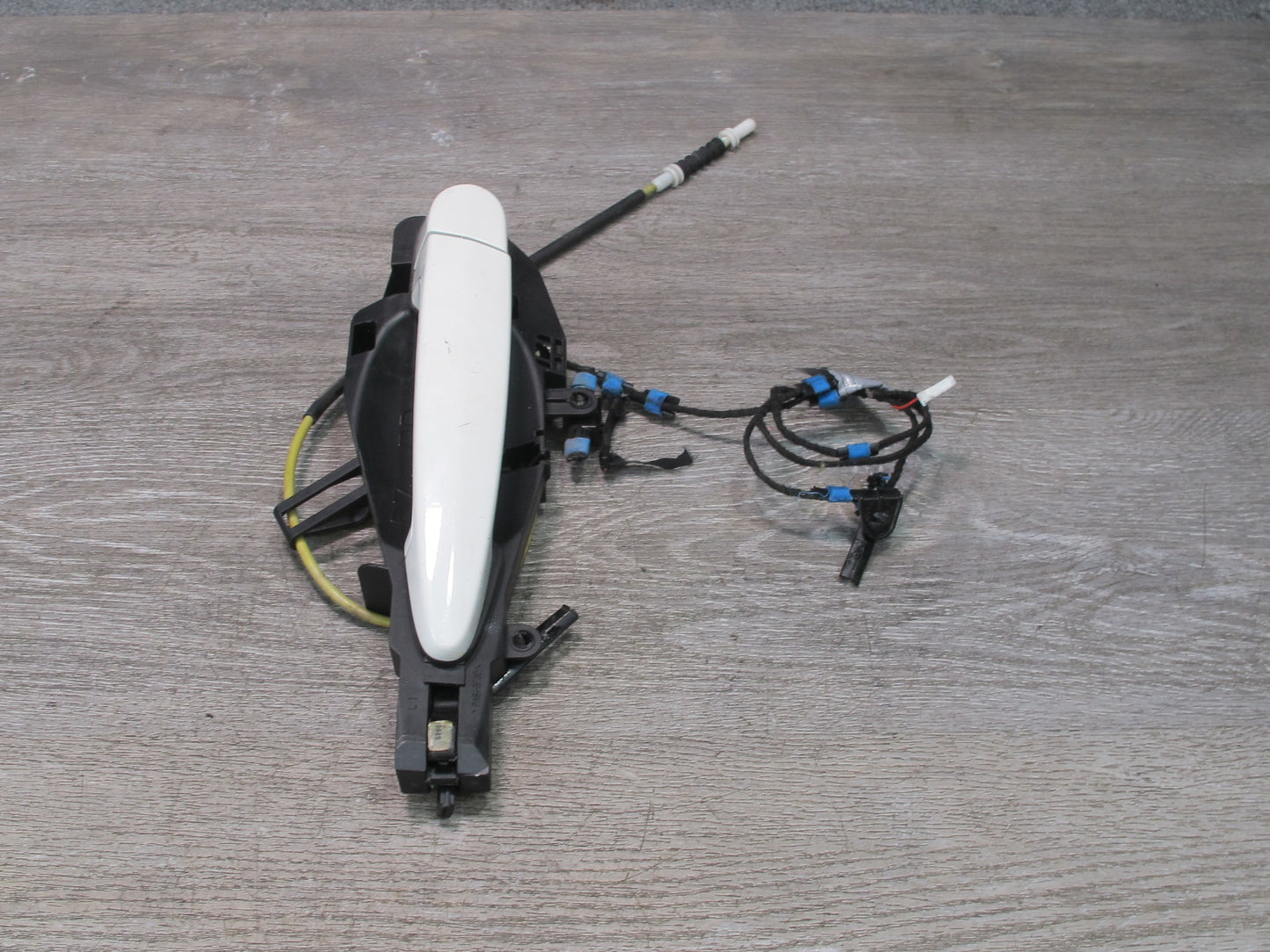 2008-2014 BMW E71 E72 X6 X6M Rear Left Door Exterior Handle w Keyless Entry
