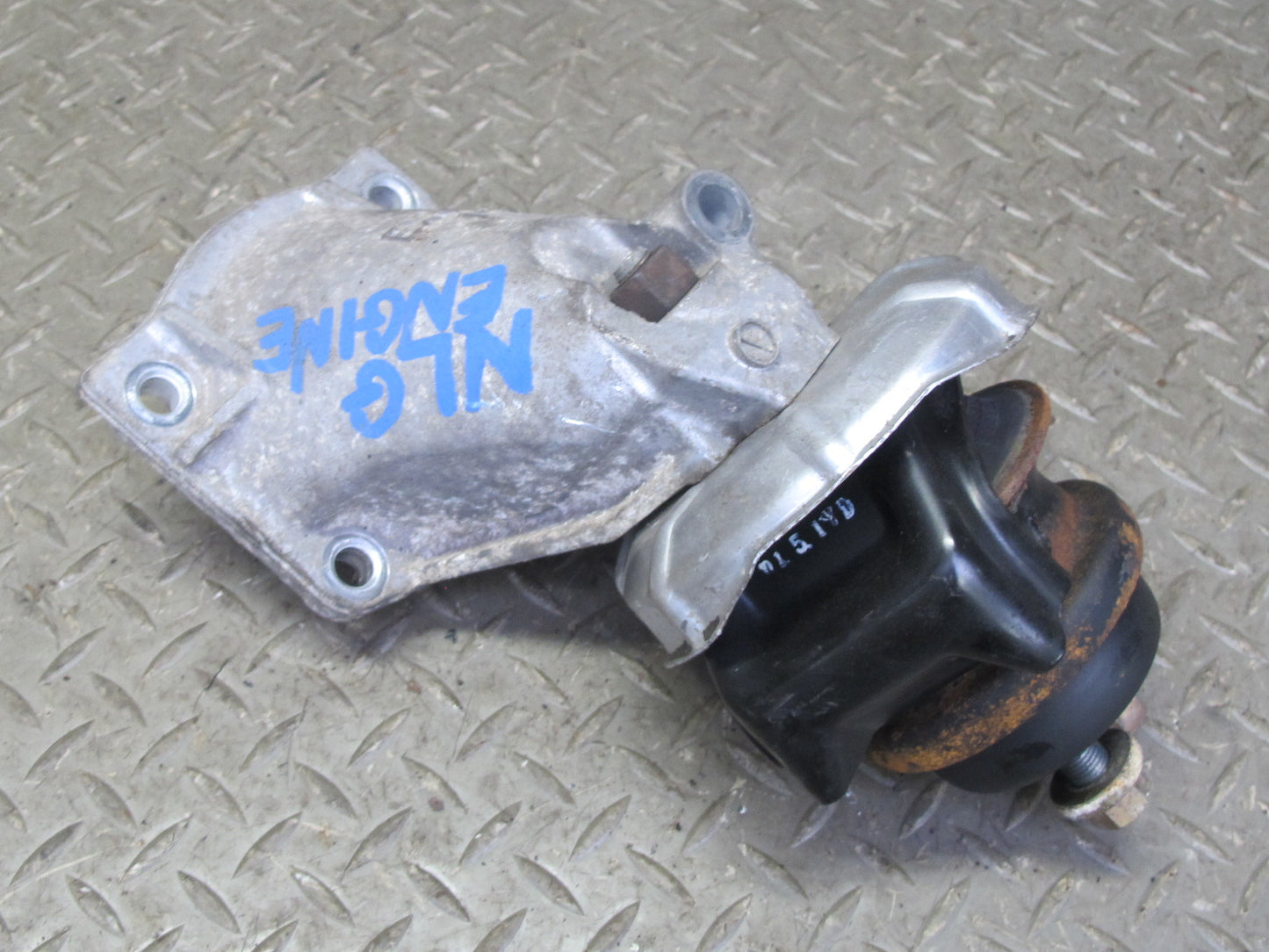 98-05 Lexus JZS160L GS300 2JZGE Set of 2 Left & Right Engine Motor Mount OEM