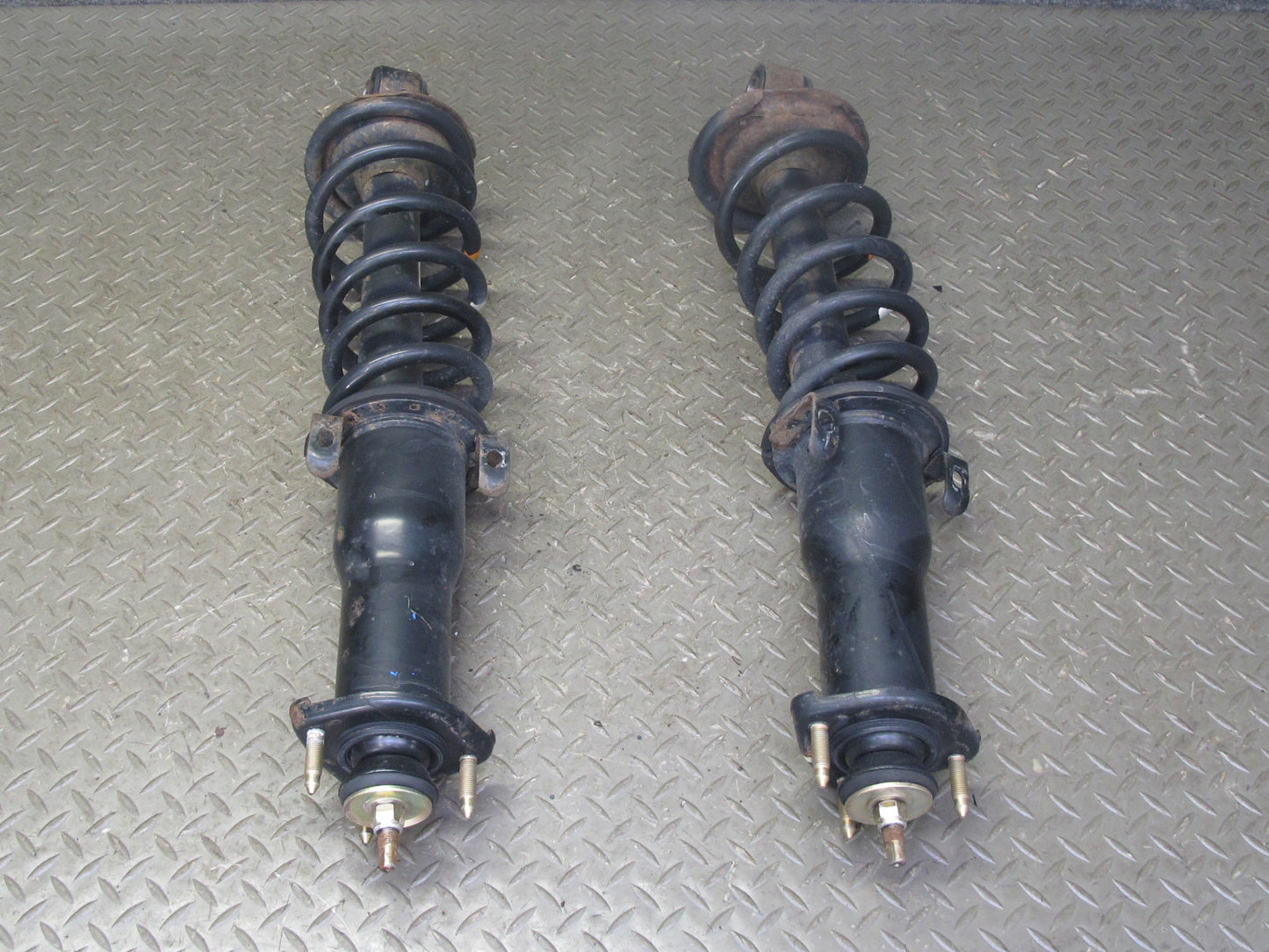 98-05 Lexus GS430 GS300 Set of 2 Rear Left & Right Strut Shock Absorber 83K OEM