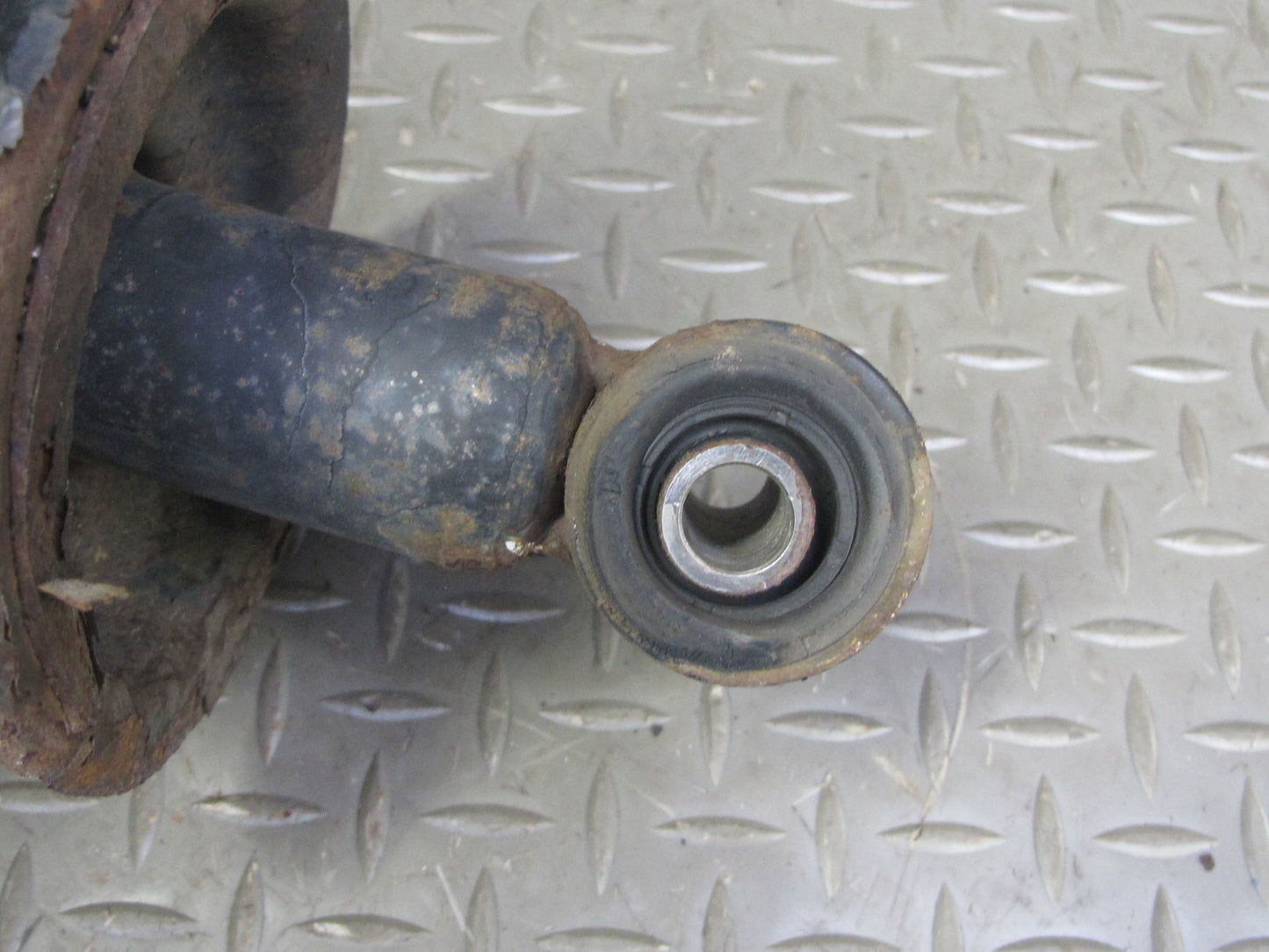 98-05 Lexus GS430 GS300 Set of 2 Rear Left & Right Strut Shock Absorber 83K OEM