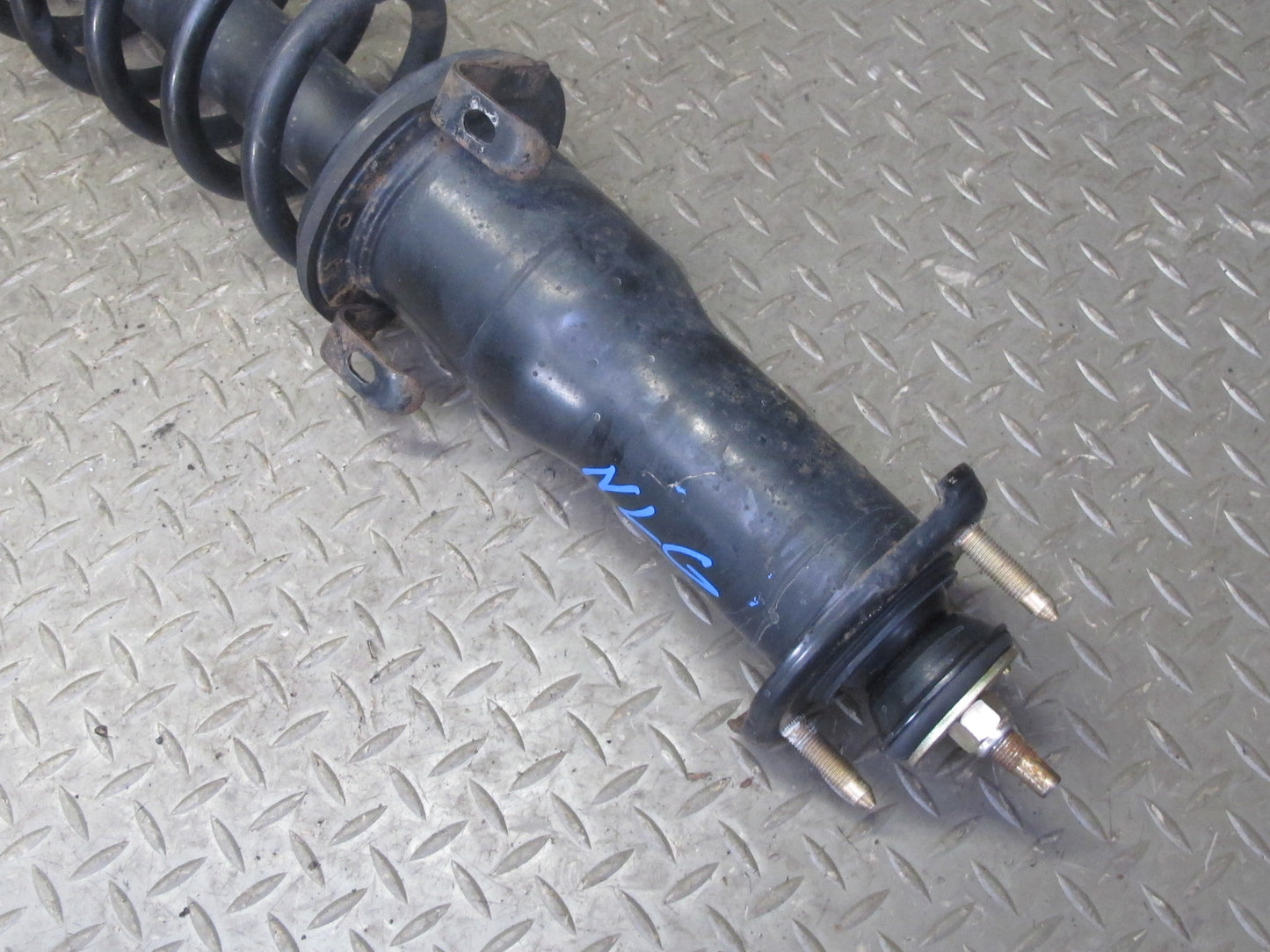 98-05 Lexus GS430 GS300 Set of 2 Rear Left & Right Strut Shock Absorber 83K OEM