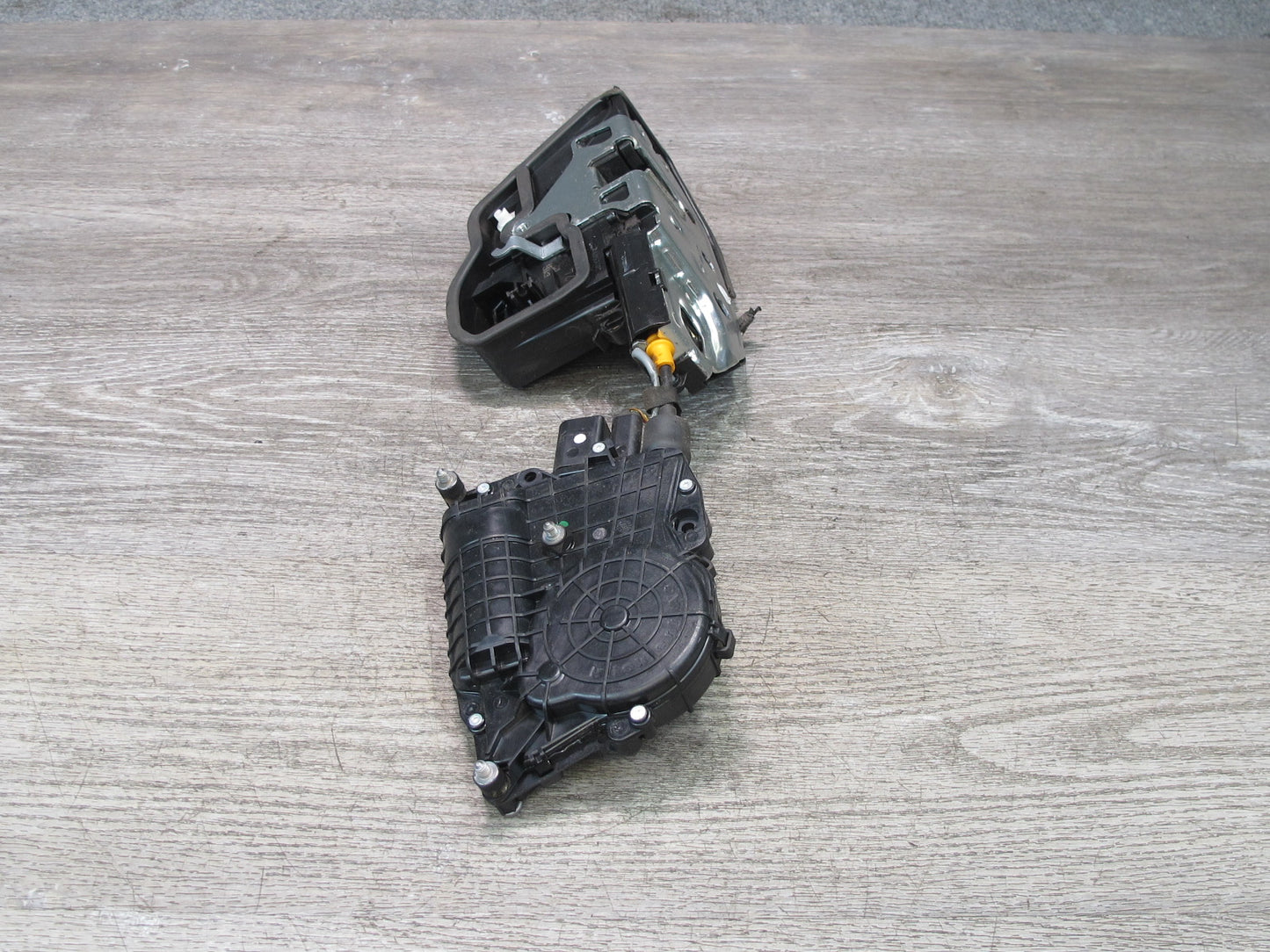 2008-2014 BMW E71 E72 X6 X6M Rear Right Door Lock Latch Actuator w Soft Close