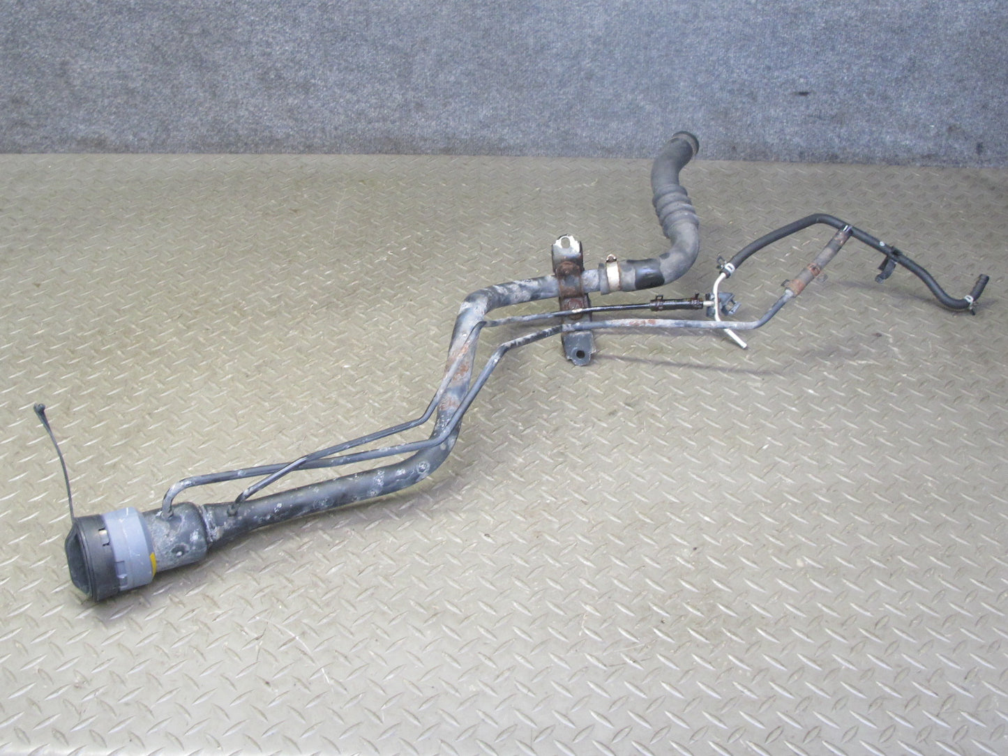 01-05 Lexus JZS160L GS300 Gas Fuel Tank Filler Neck Pipe w Cap OEM