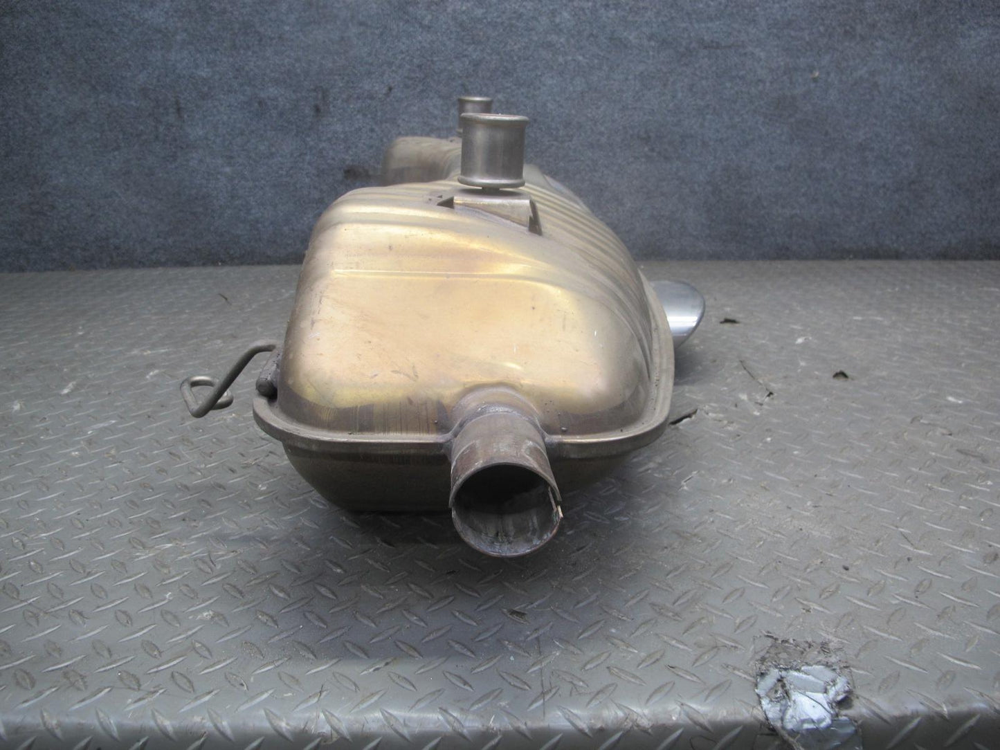 2000-2002 Porsche Boxster 986 2.7L MT Engine Rear Exhaust Muffler Assembly