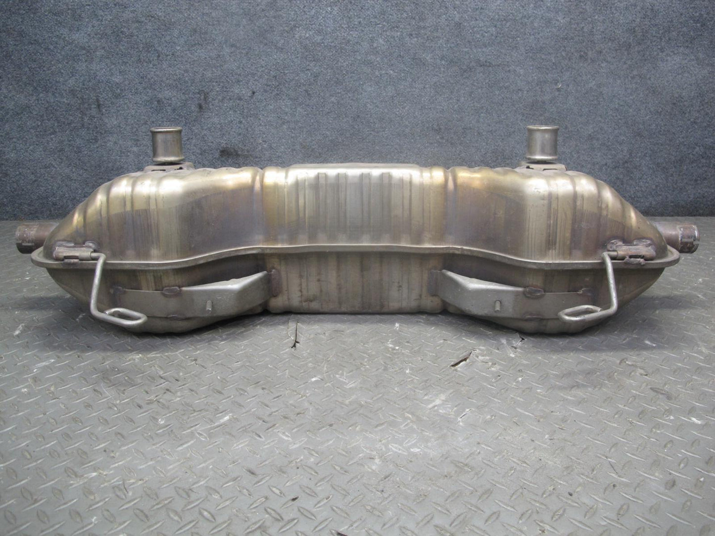 2000-2002 Porsche Boxster 986 2.7L MT Engine Rear Exhaust Muffler Assembly