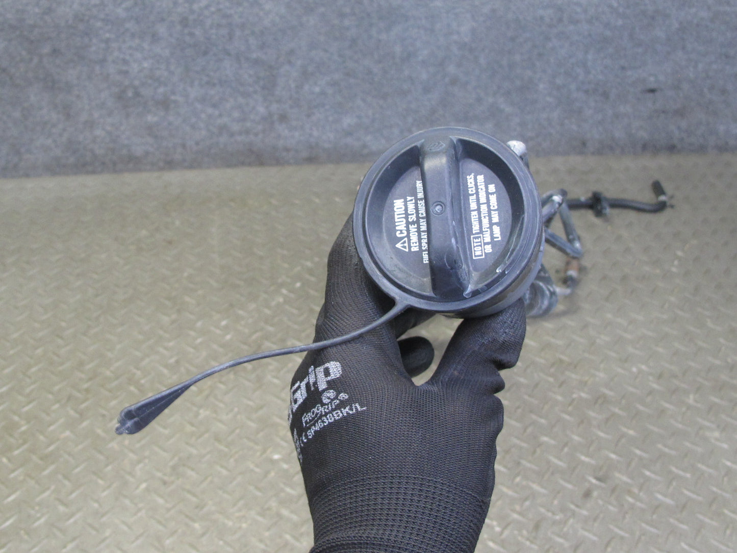 01-05 Lexus JZS160L GS300 Gas Fuel Tank Filler Neck Pipe w Cap OEM