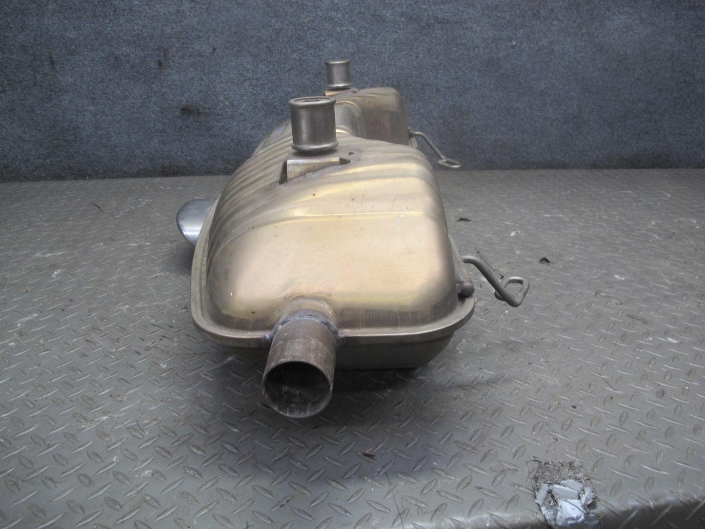 2000-2002 Porsche Boxster 986 2.7L MT Engine Rear Exhaust Muffler Assembly
