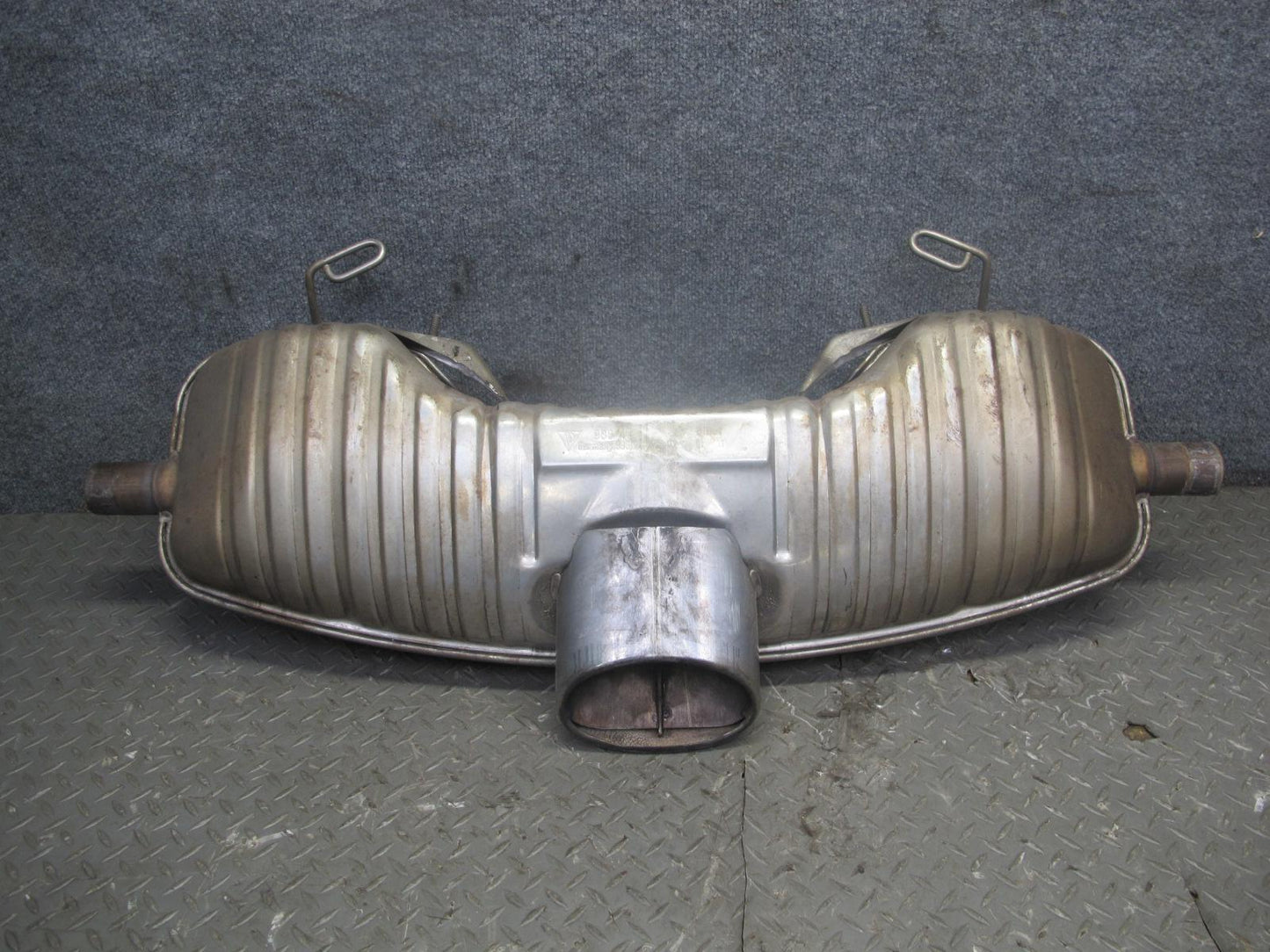 2000-2002 Porsche Boxster 986 2.7L MT Engine Rear Exhaust Muffler Assembly