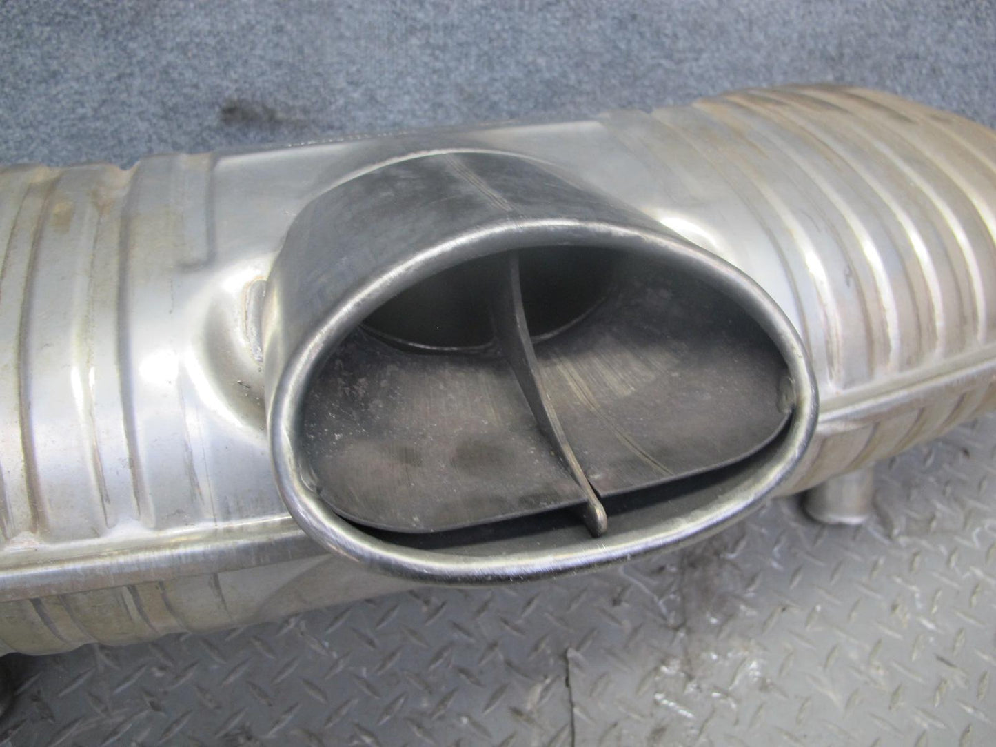 2000-2002 Porsche Boxster 986 2.7L MT Engine Rear Exhaust Muffler Assembly