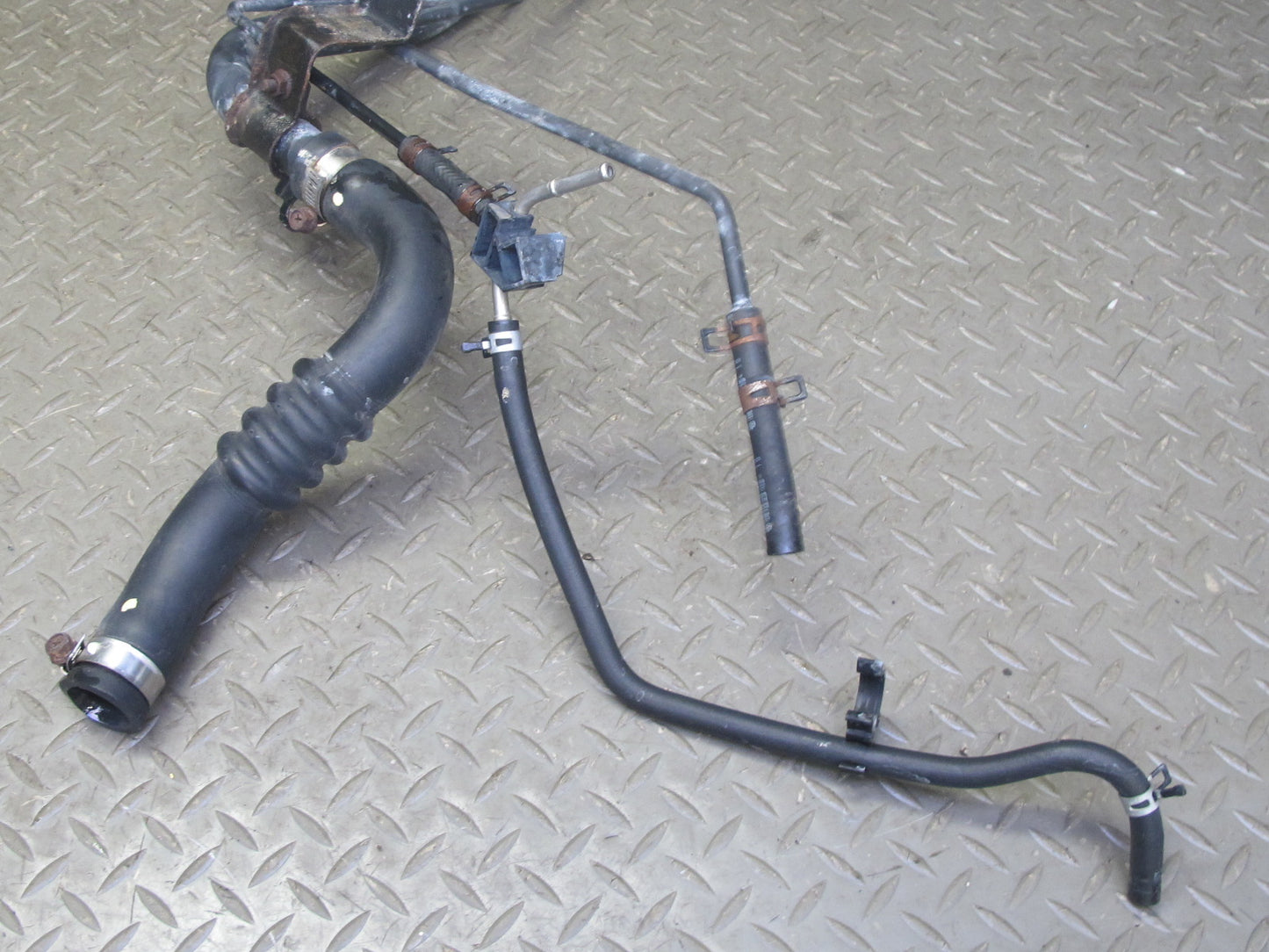 01-05 Lexus JZS160L GS300 Gas Fuel Tank Filler Neck Pipe w Cap OEM