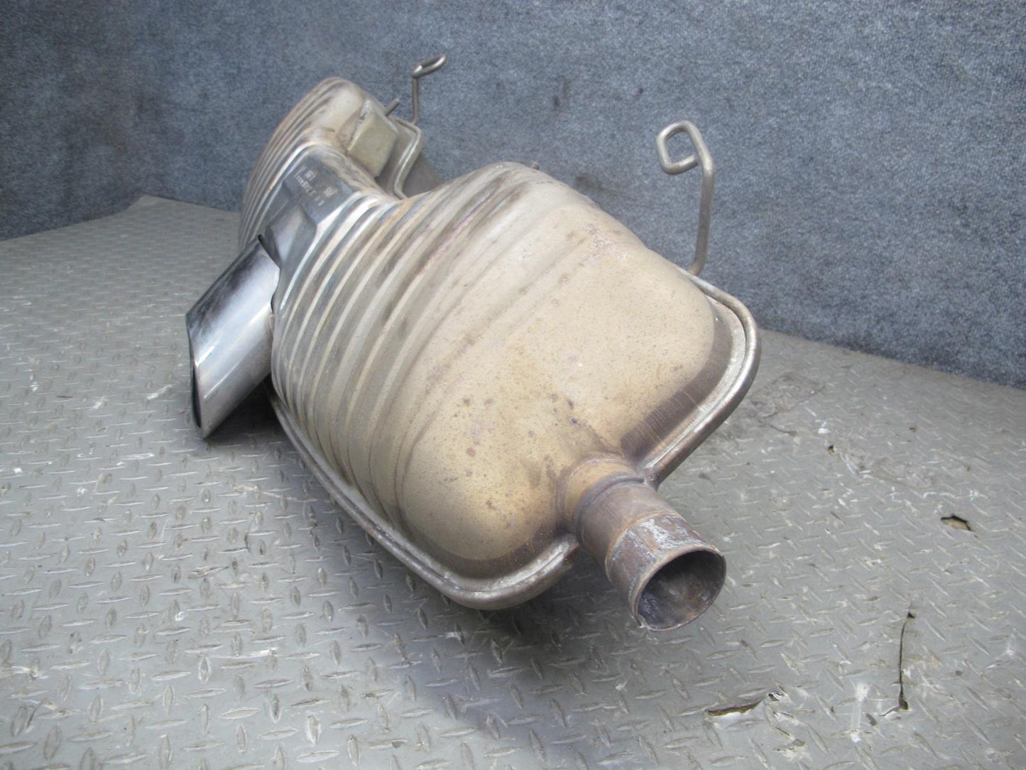 2000-2002 Porsche Boxster 986 2.7L MT Engine Rear Exhaust Muffler Assembly
