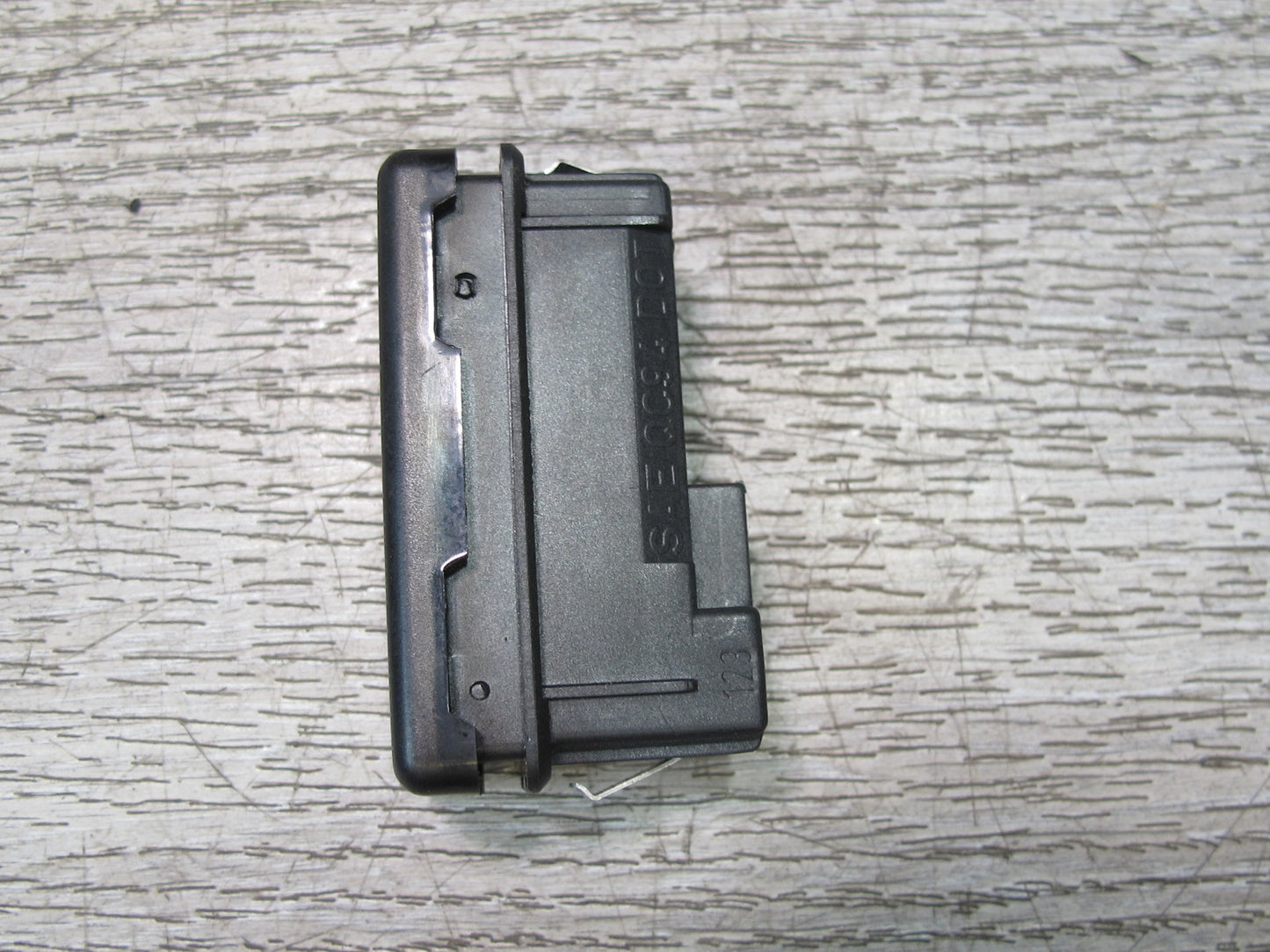 2008-2014 BMW E71 X6 X6M Rear Trunk Deck Lid Open Release Switch 8375580