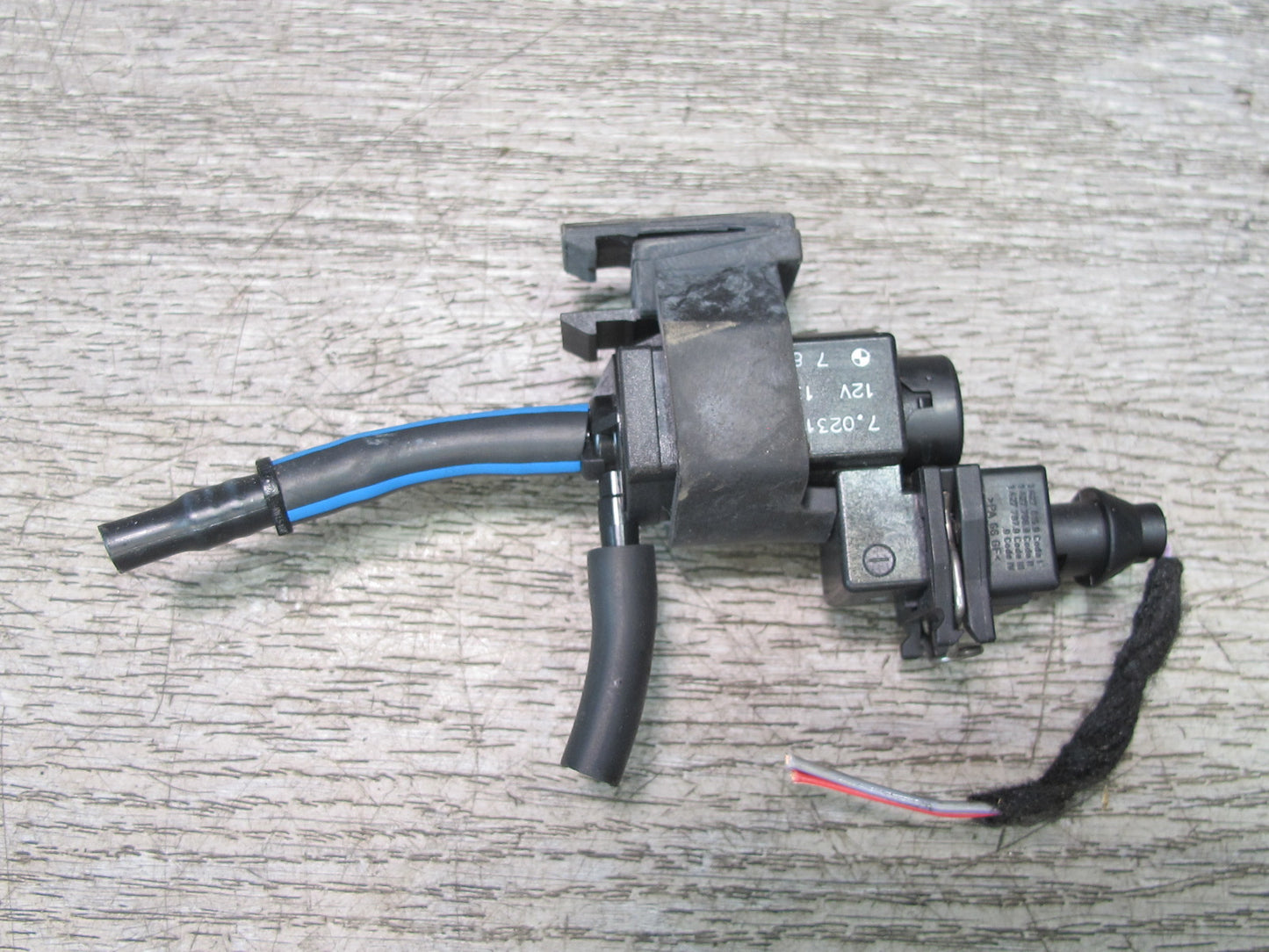 2008-2014 BMW E71 E72 X6 X6M Vacuum Valve Solenoid