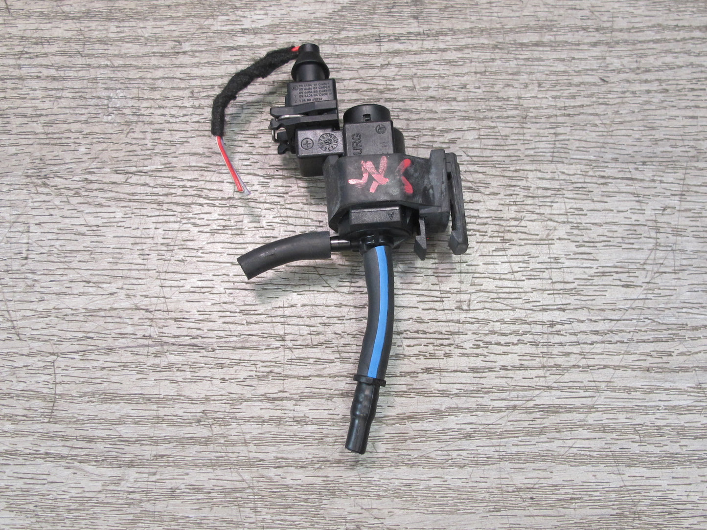 2008-2014 BMW E71 E72 X6 X6M Vacuum Valve Solenoid