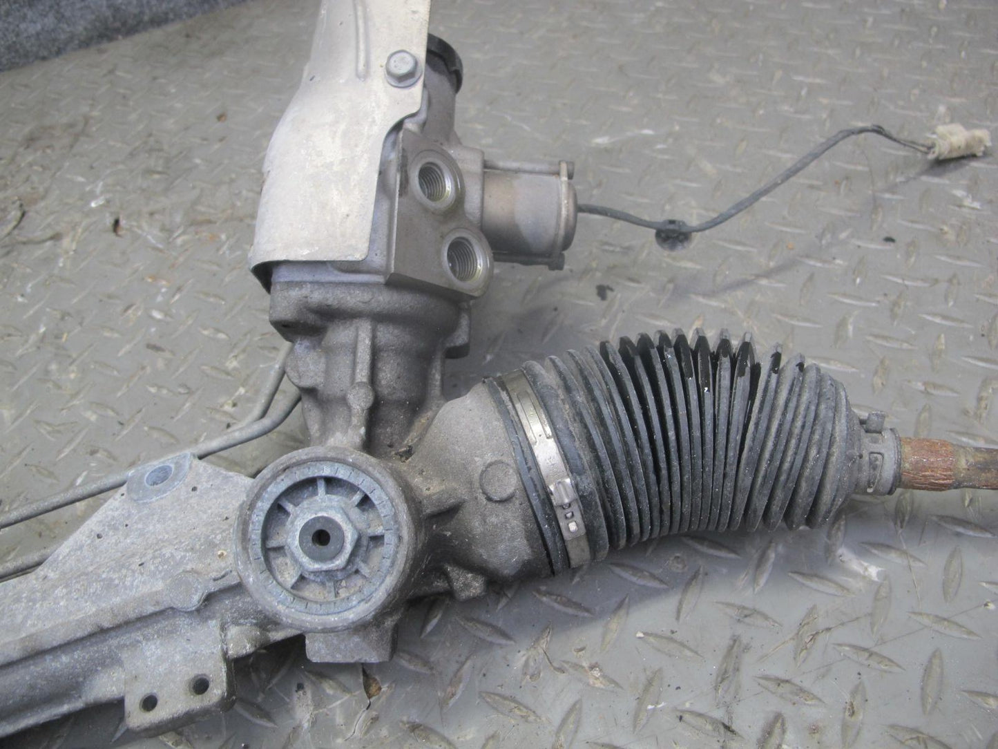 2008-2013 BMW E90 E92 E93 M3 RWD L2 Power Steering Rack & Pinion