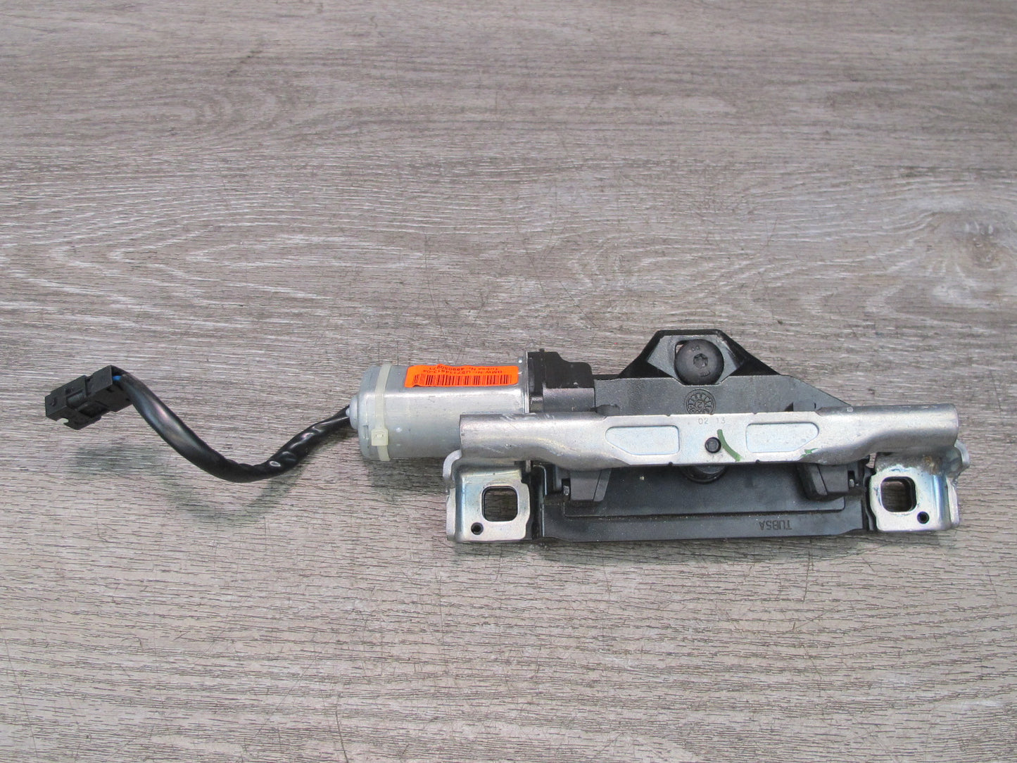 2008-2014 BMW E71 E72 X6 Rear Trunk Lid Power Lock Drive Motor Mechanism 7114613