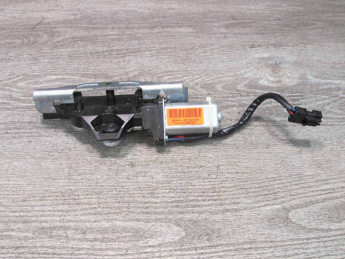 2008-2014 BMW E71 E72 X6 Rear Trunk Lid Power Lock Drive Motor Mechanism 7114613