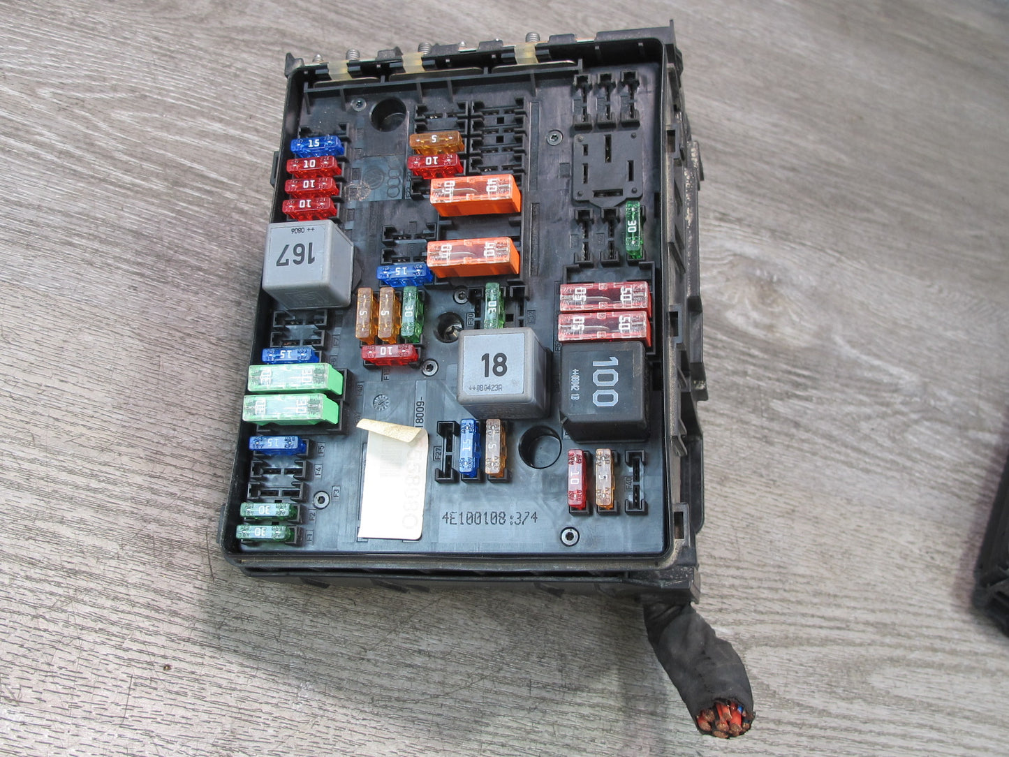06-16 VW Golf MK5 R32 Passat CC VR6 Engine Bay Fuse Relay Box Module OEM