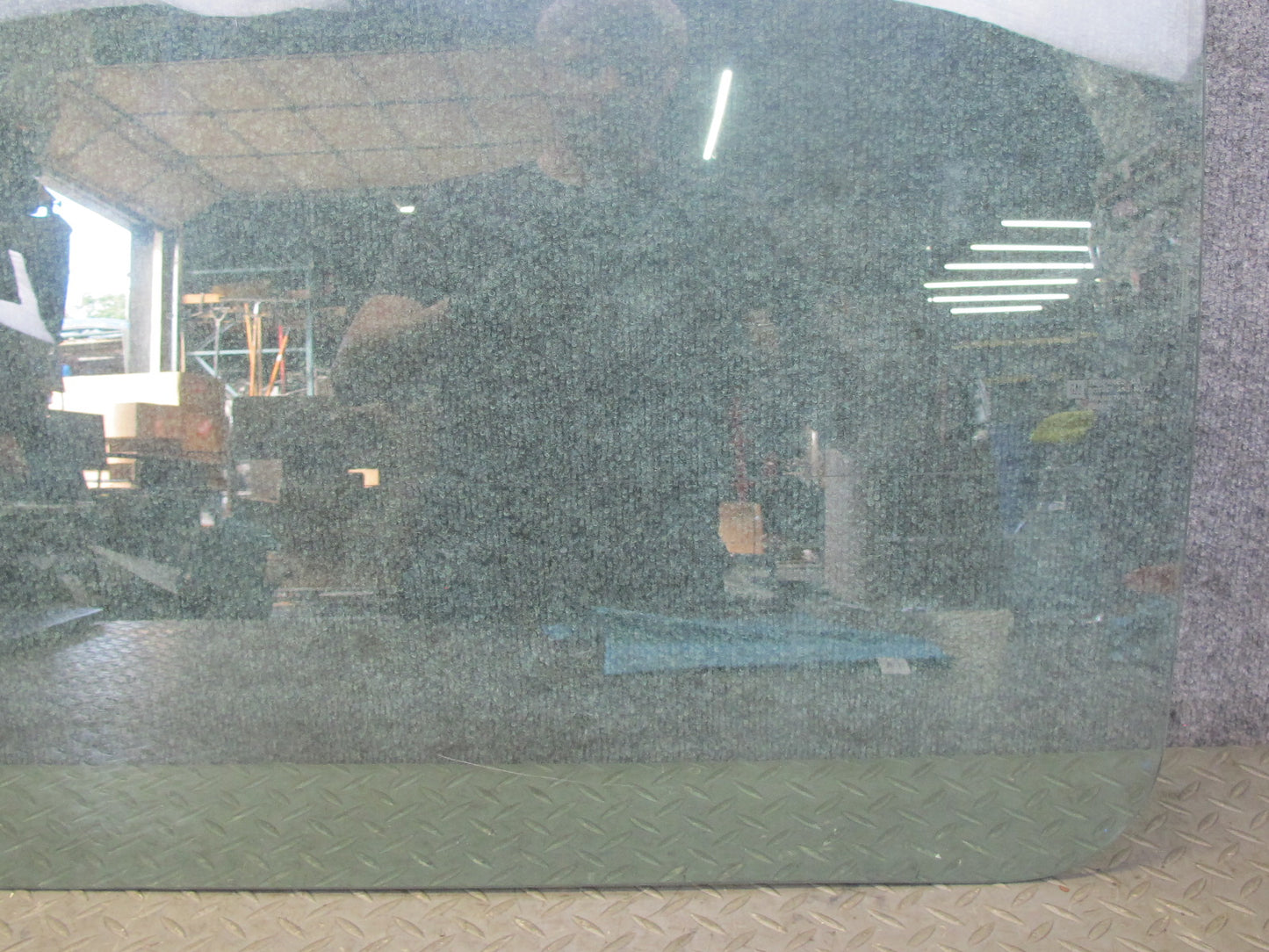 2003-2009 Hummer H2 Front Left Door Glass Window