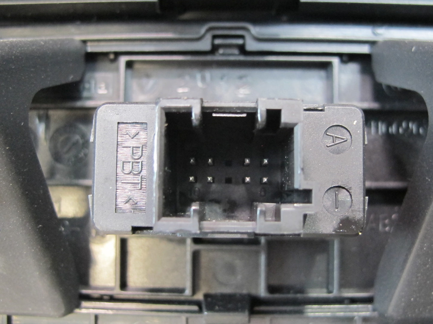2008-2014 BMW X6 E71 E72 Rear Center Console Trim Panel Power Outlet Headphones